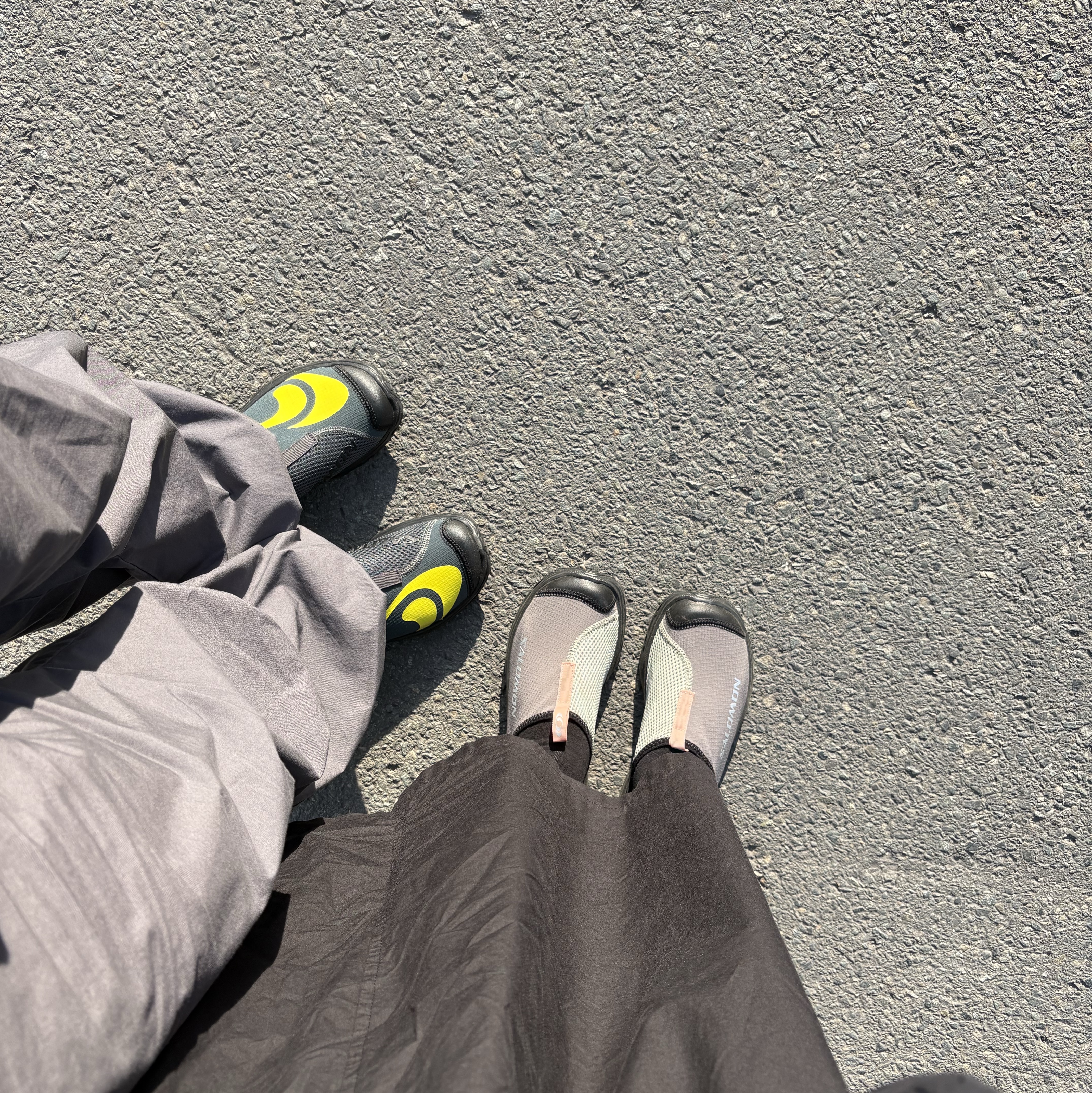 Salomon RX Slide 3.0 Pewter, Arc'teryx Mantis 1 Waistpack Graphite 착용 스타일 - 4