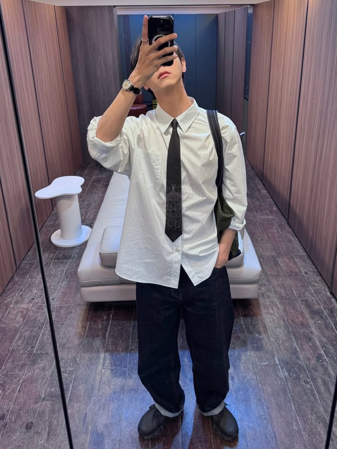 Our Legacy Borrowed Shirt Blue Sapphire Pinstripe, Prada Re-Nylon Gabardine Tie Black 착용 스타일 - 2