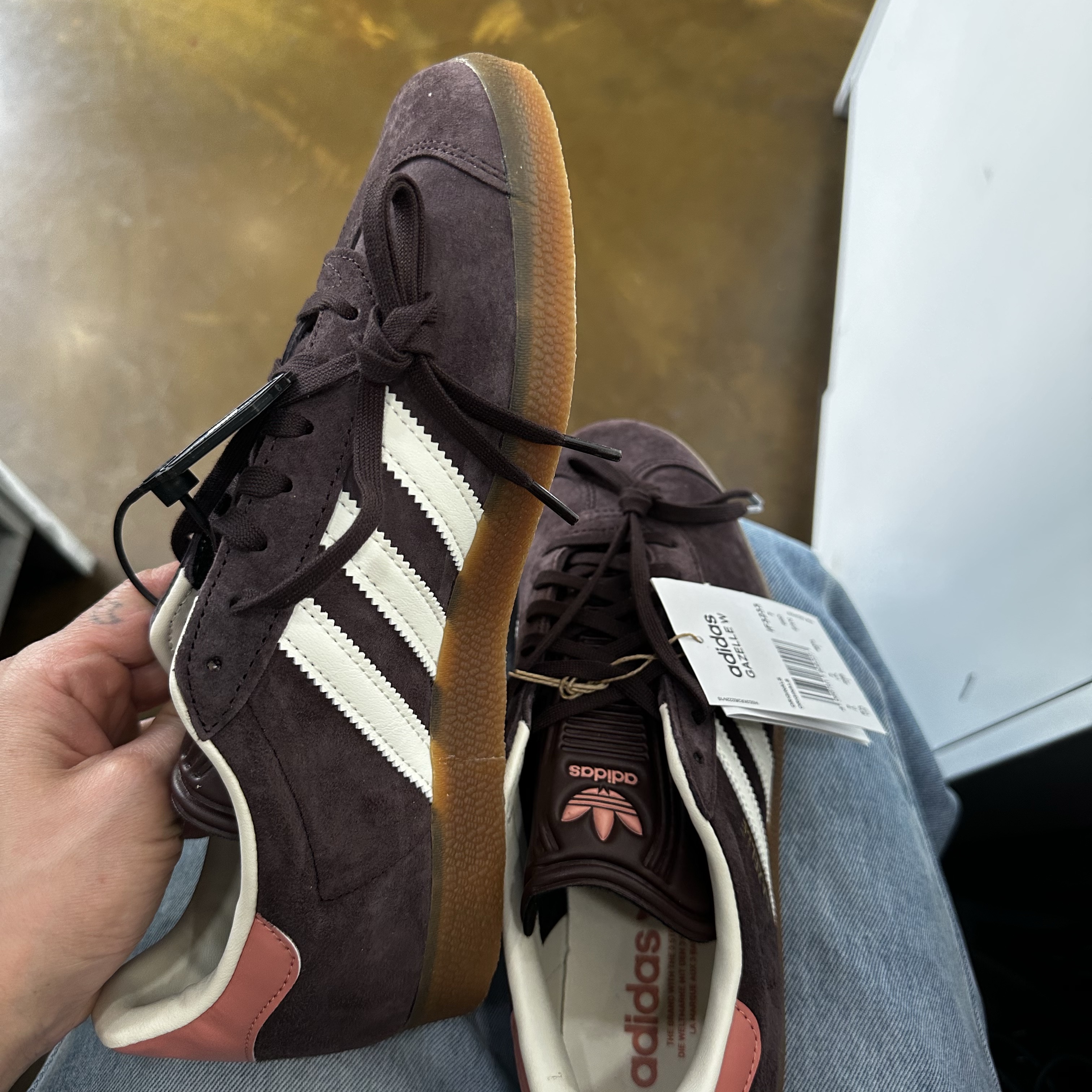 (W) Adidas Gazelle Shadow Brown 착용 스타일 - 1