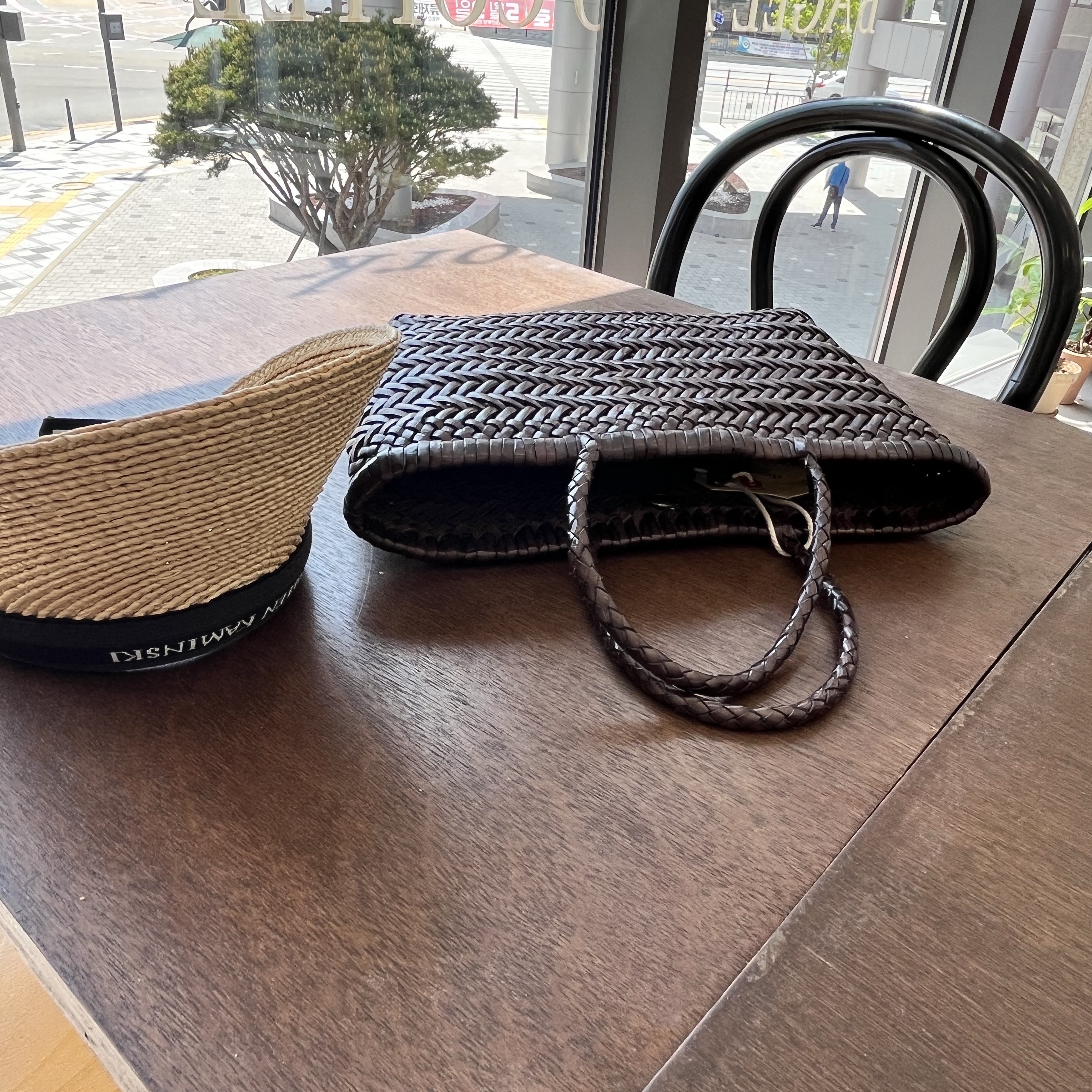Dragon Diffusion Mini Flat Gora Dark Brown 착용 스타일