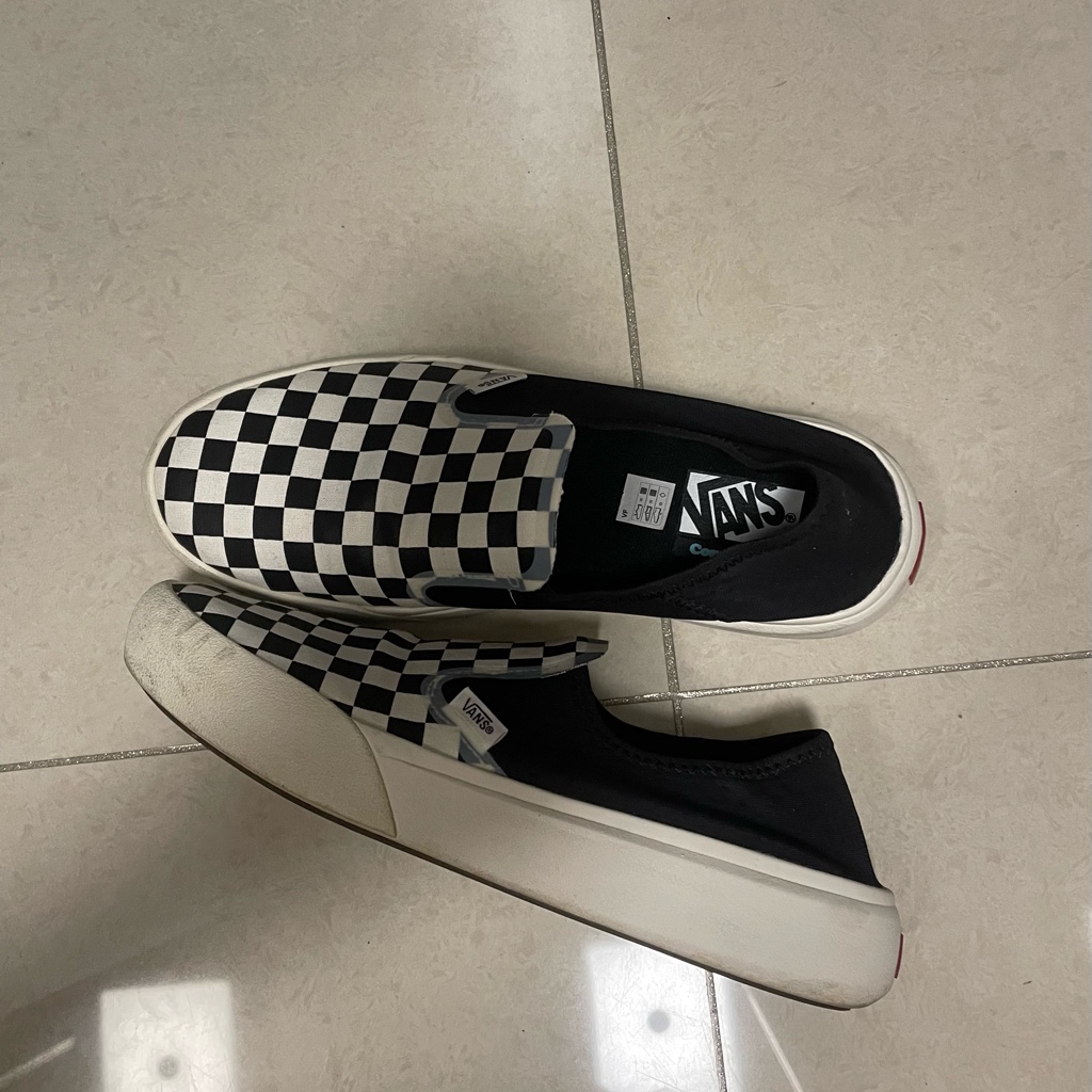 Vans Checkerboard Comfycush One Black 착용 스타일 - 1