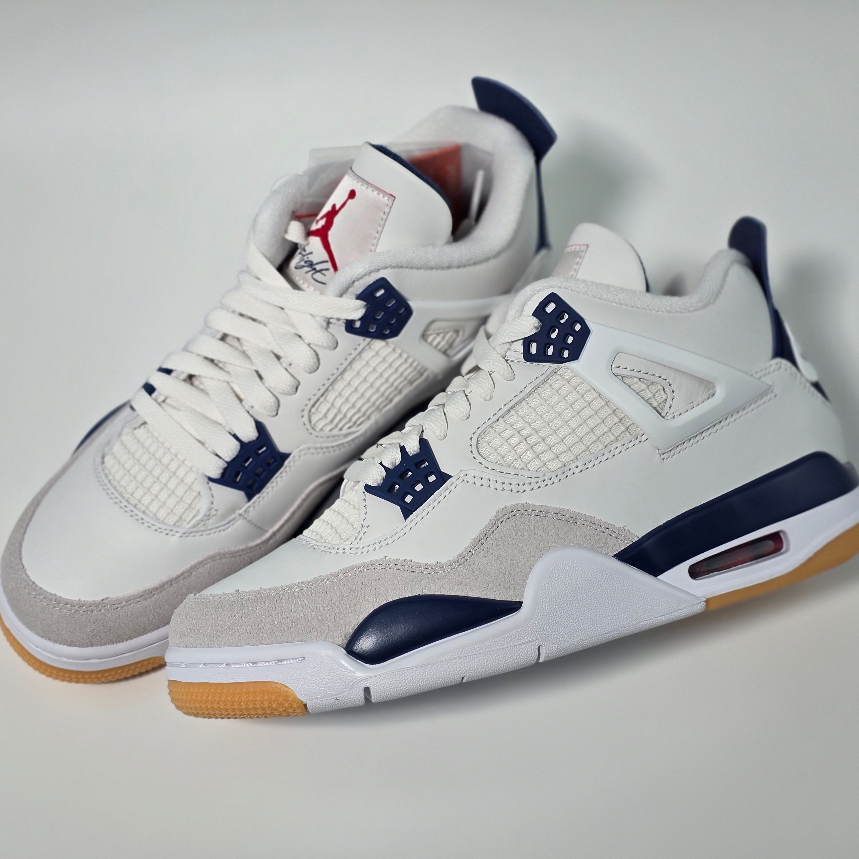 Jordan 4 x Nike SB Retro SP Navy 착용 스타일