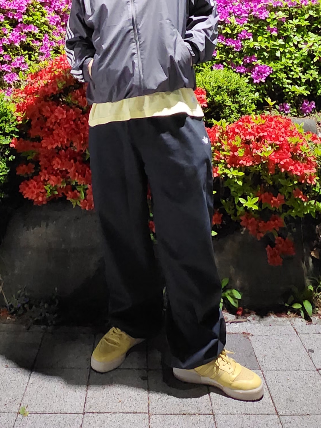 Adidas Rivalry Low Oat Wonder White, Adidas Adicolor 3D Trefoil 3-Stripes Track Jacket Black - KR Sizing 착용 스타일 - 4