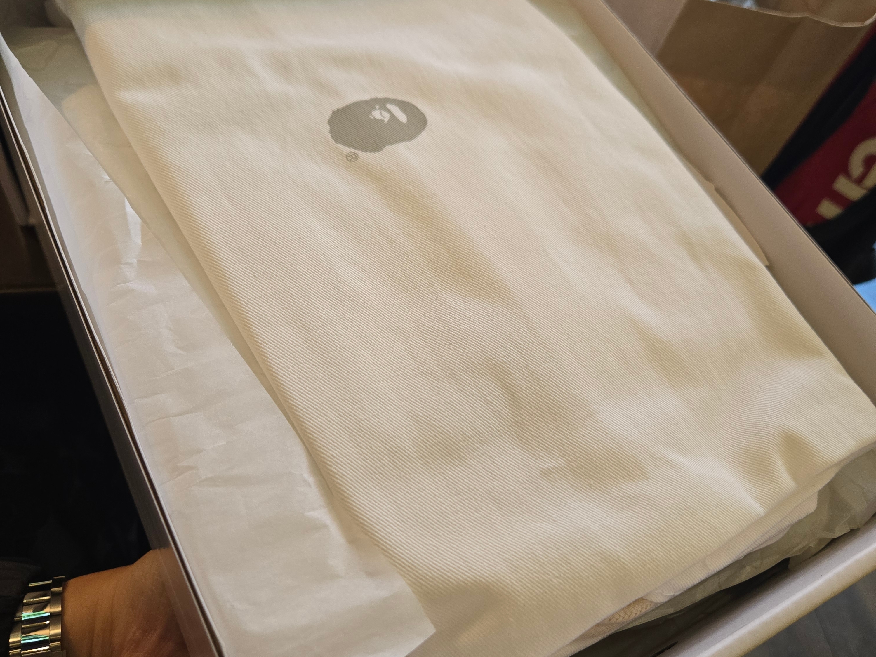 BAPE x Comme des Garcons Osaka Sta White 착용 스타일 - 3