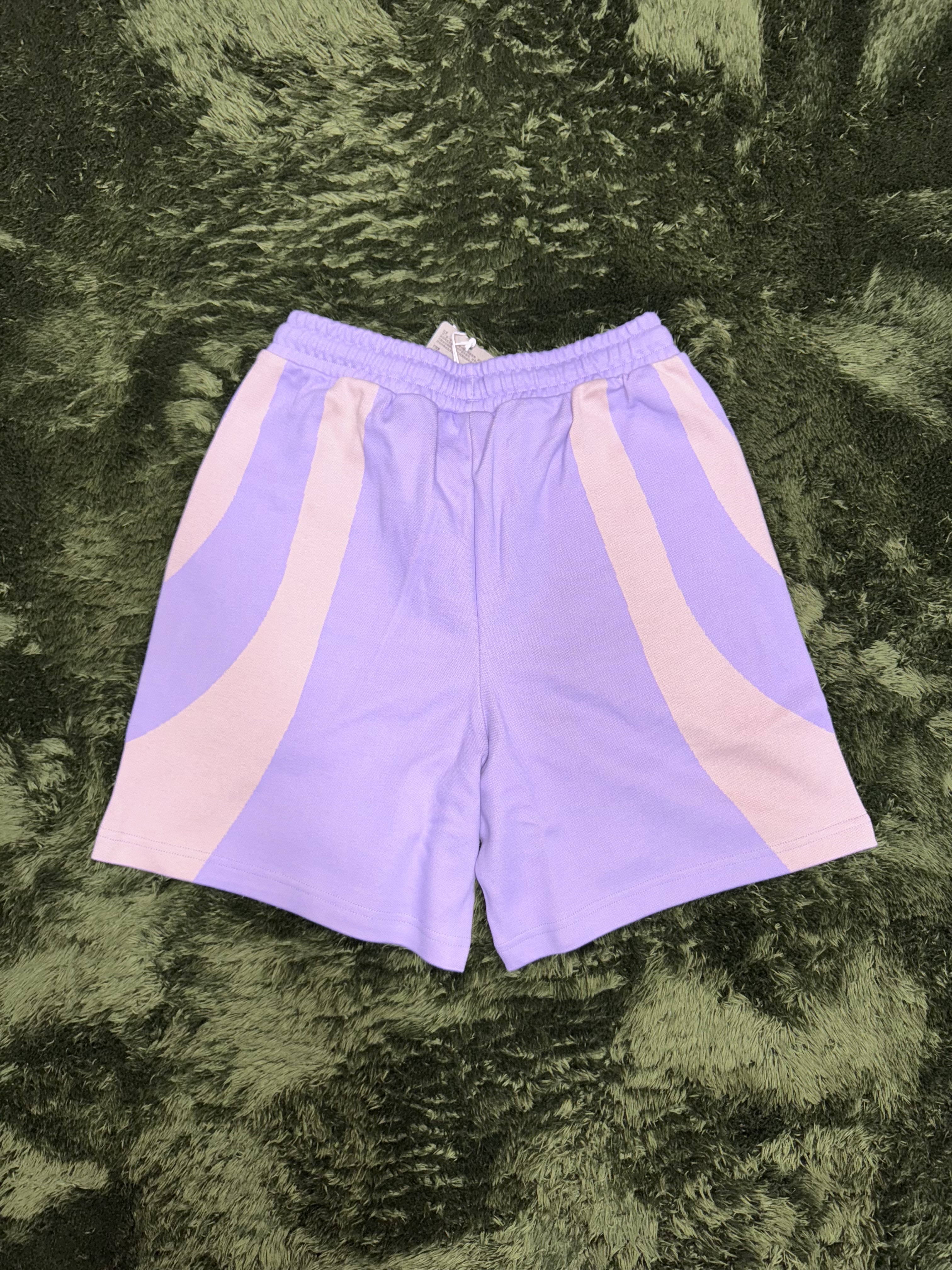 Puma x KidSuper Shorts Vivid Violet 착용 스타일 - 6