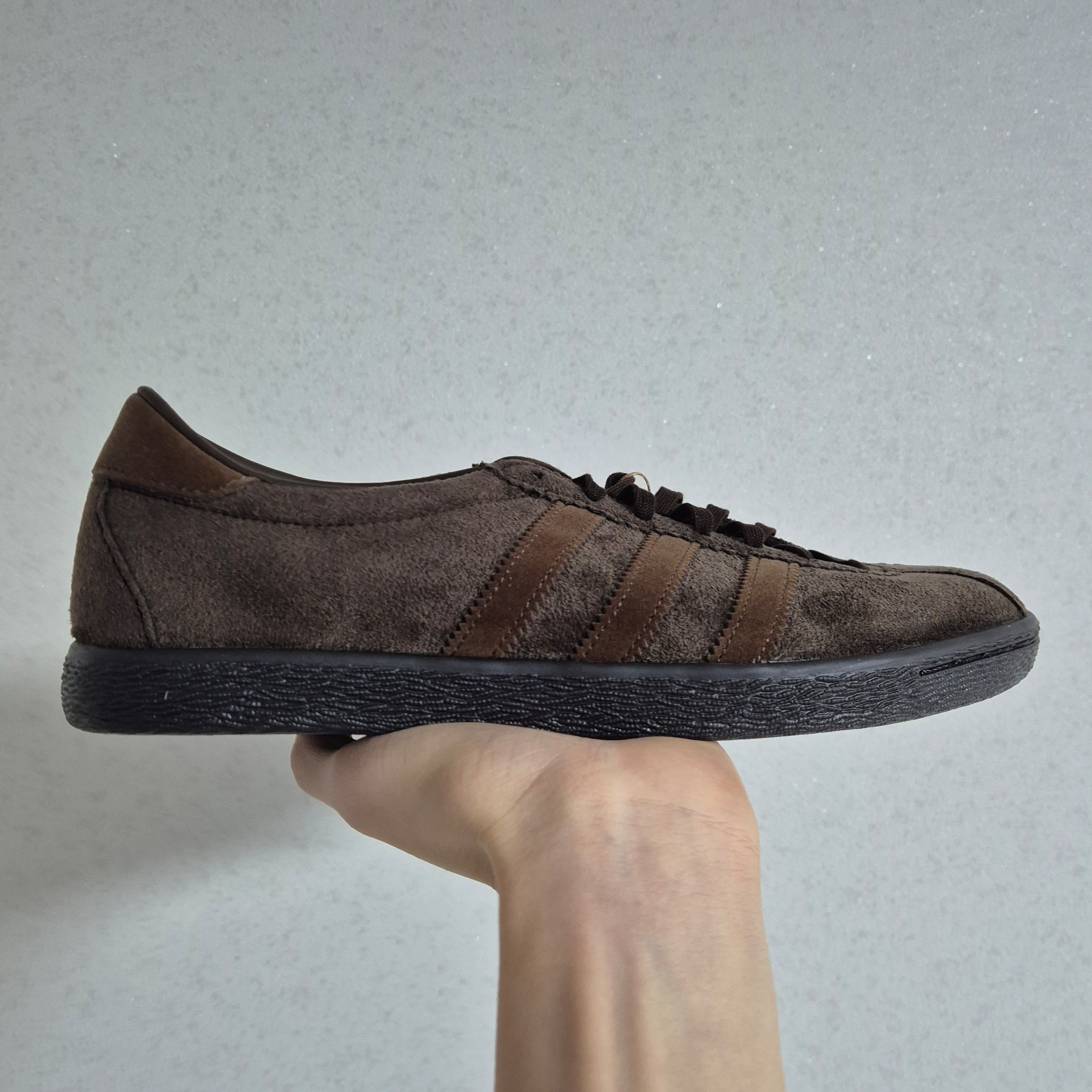 Adidas Tobacco Gruen Dark Brown 착용 스타일 - 1