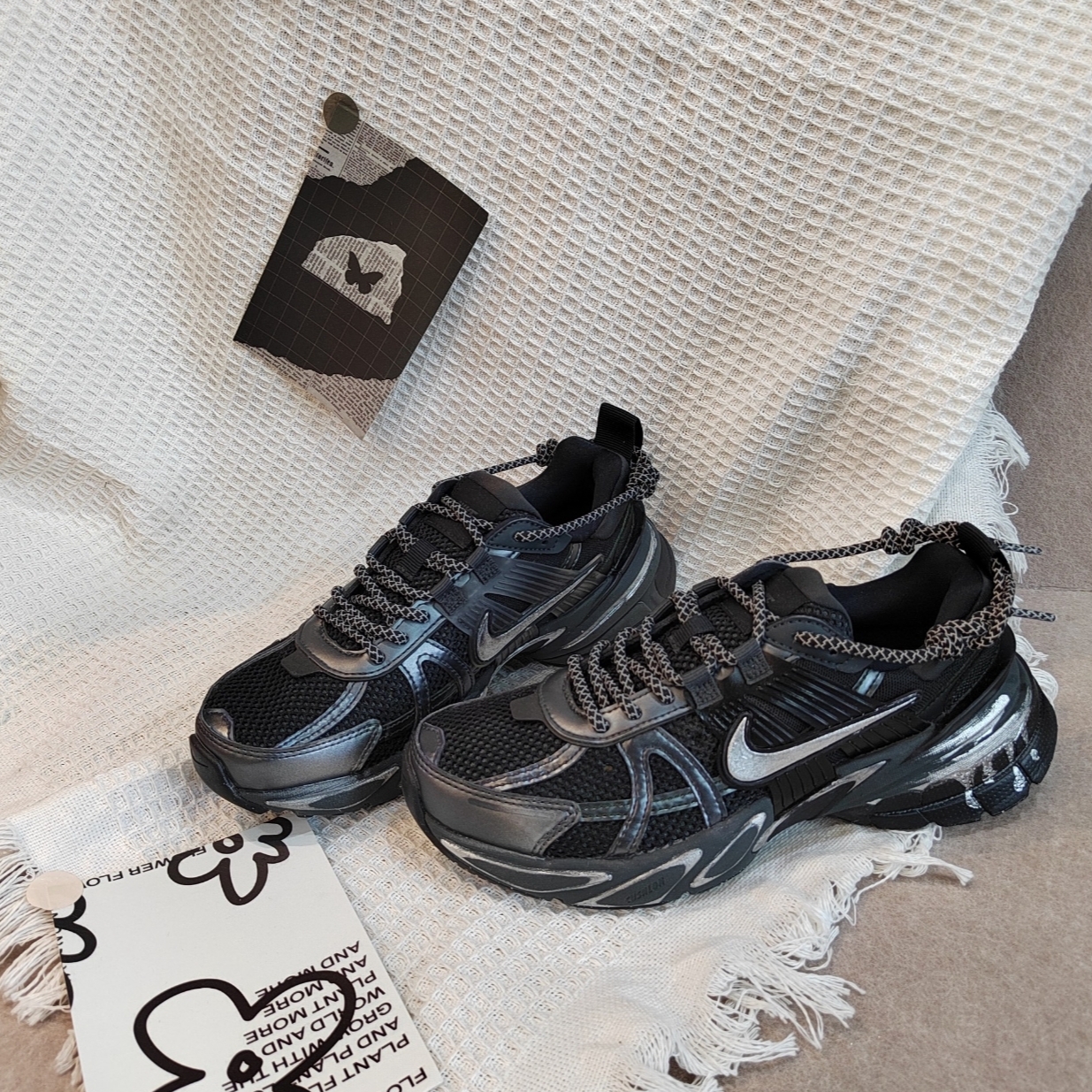 Nike V2K Run Black Anthracite 착용 스타일