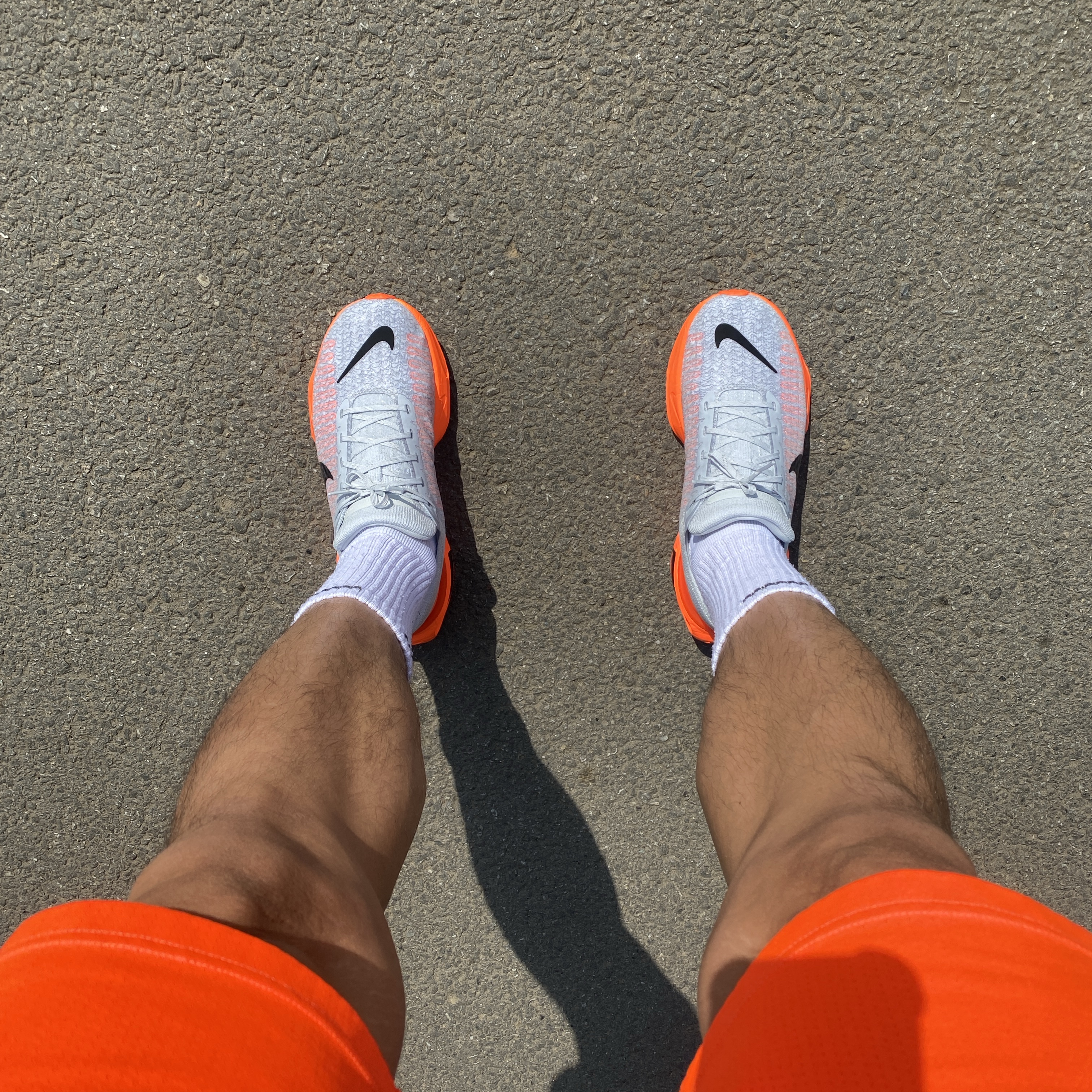 Nike ZoomX Invincible Run 3 Pure Platinum Cool Grey 착용 스타일 - 2