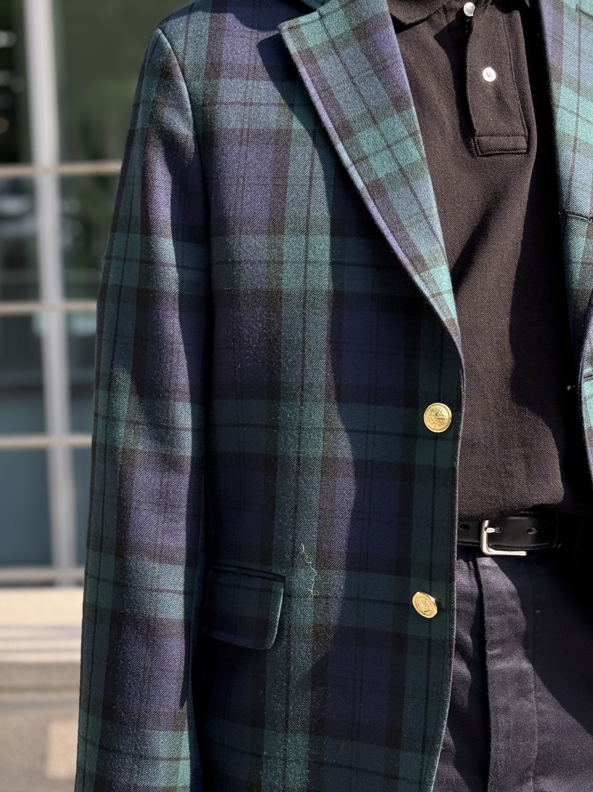 Filson Rugged Twill Original Briefcase Otter Green, AMI de Coeur Polo Shirt Black 착용 스타일 - 4