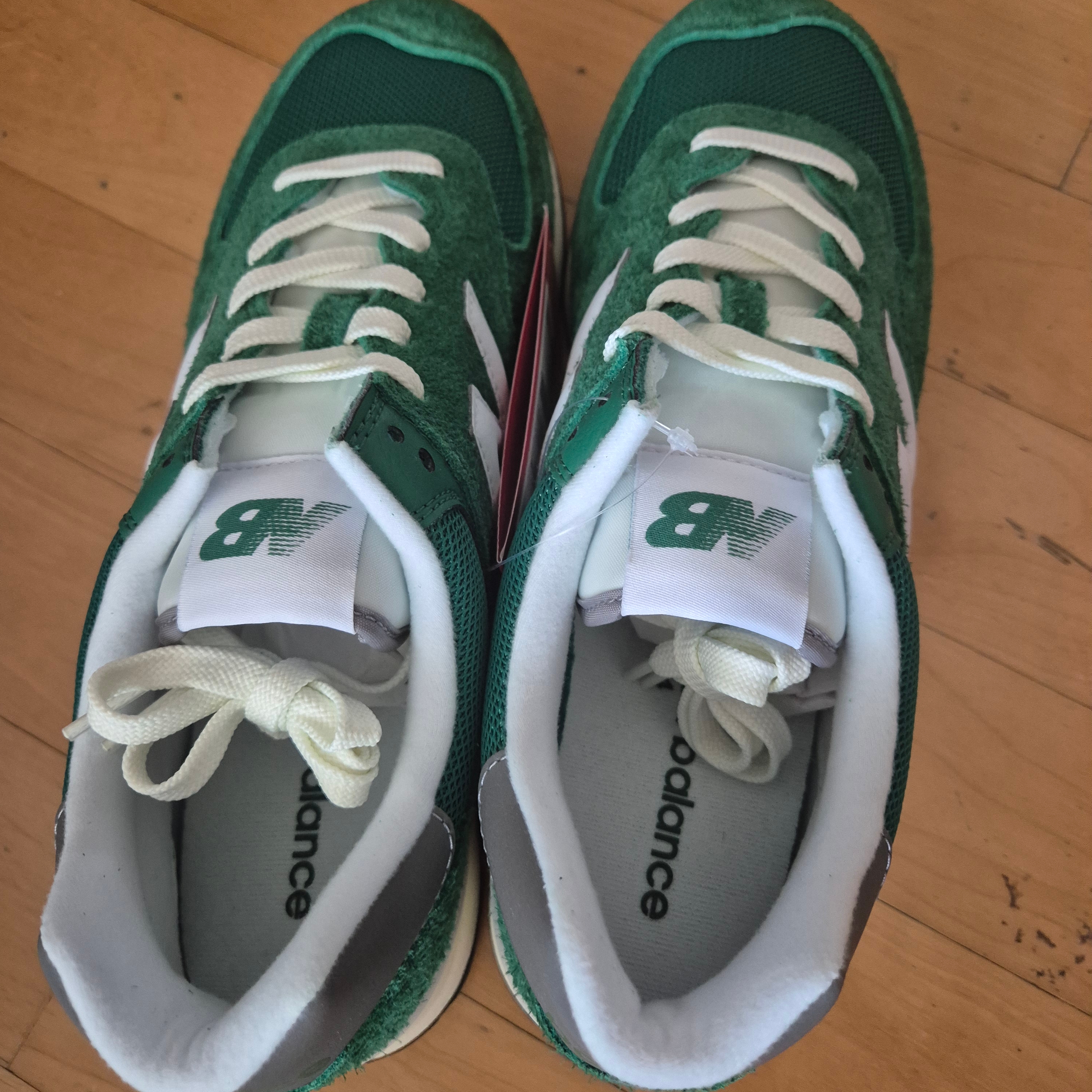 New Balance 574 Heritage Grass Green 착용 스타일