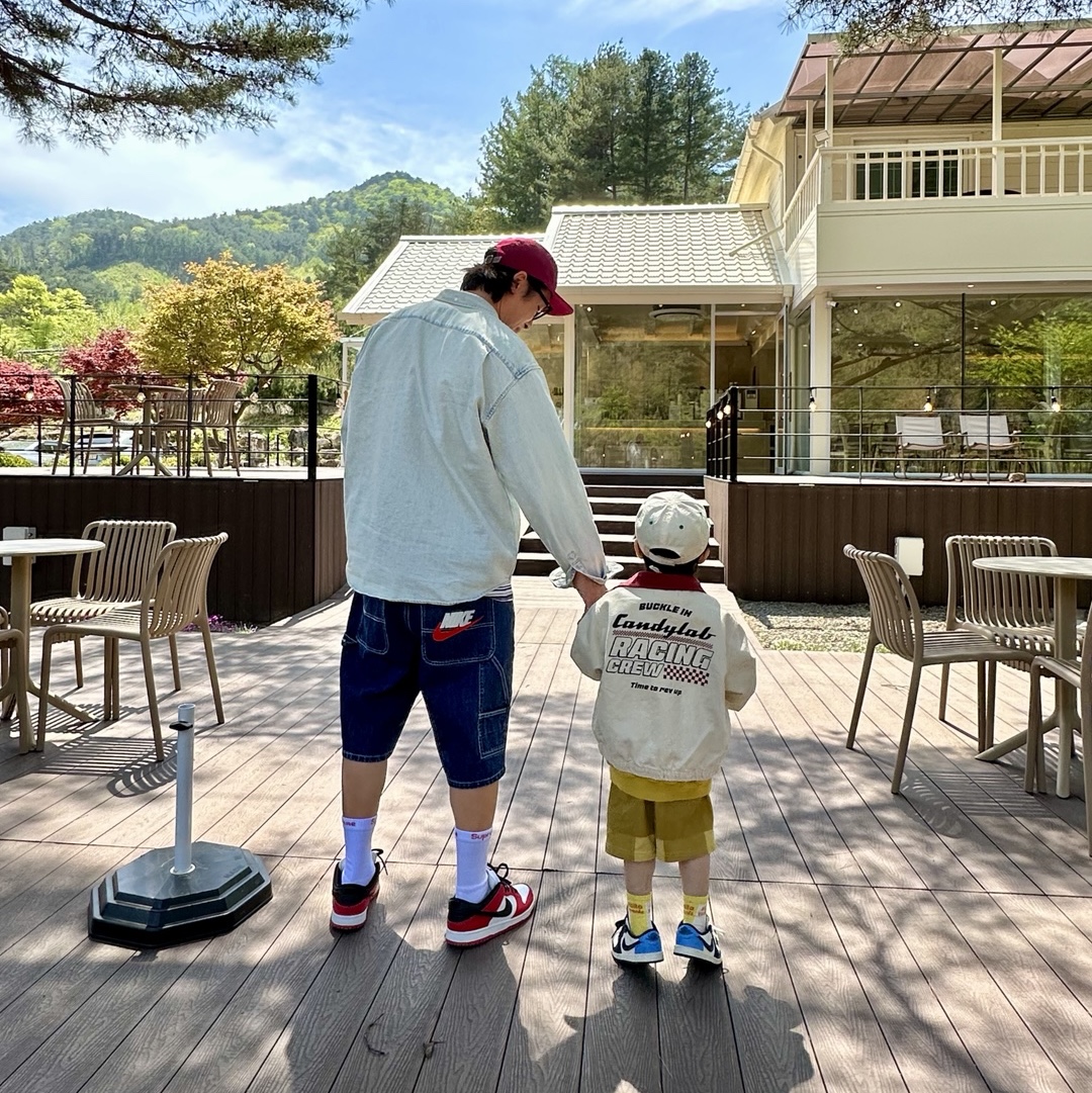 Supreme Washed Chino Twill Camp Cap Cranberry - 24FW, Supreme x Nike Denim Short Indigo - 24SS 착용 스타일 - 1