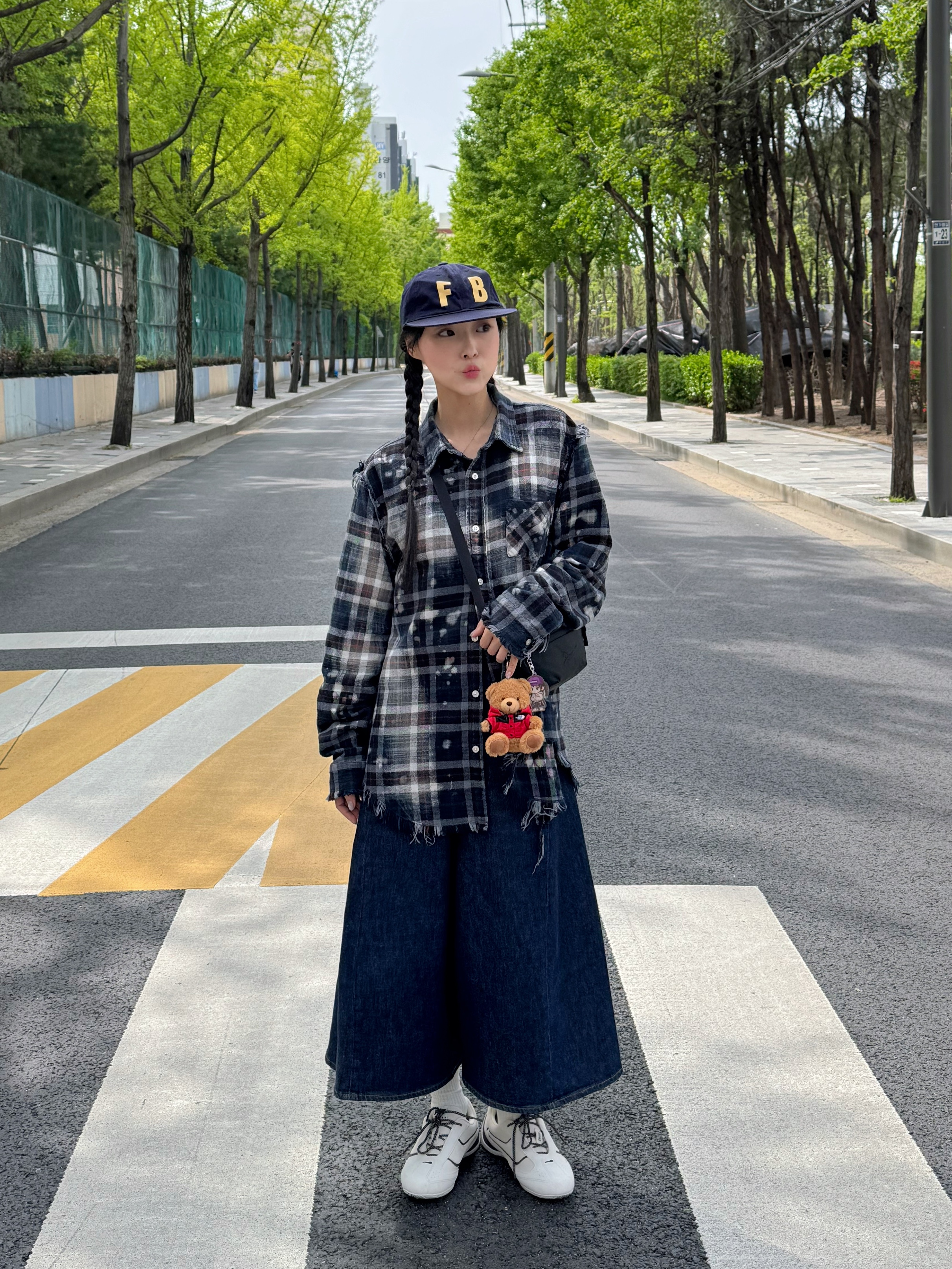 Arc'teryx Mantis 1 Waistpack Black II, (W) R13 Shredded Seam Drop Neck Shirt Bleach Printed Plaid 착용 스타일 - 2