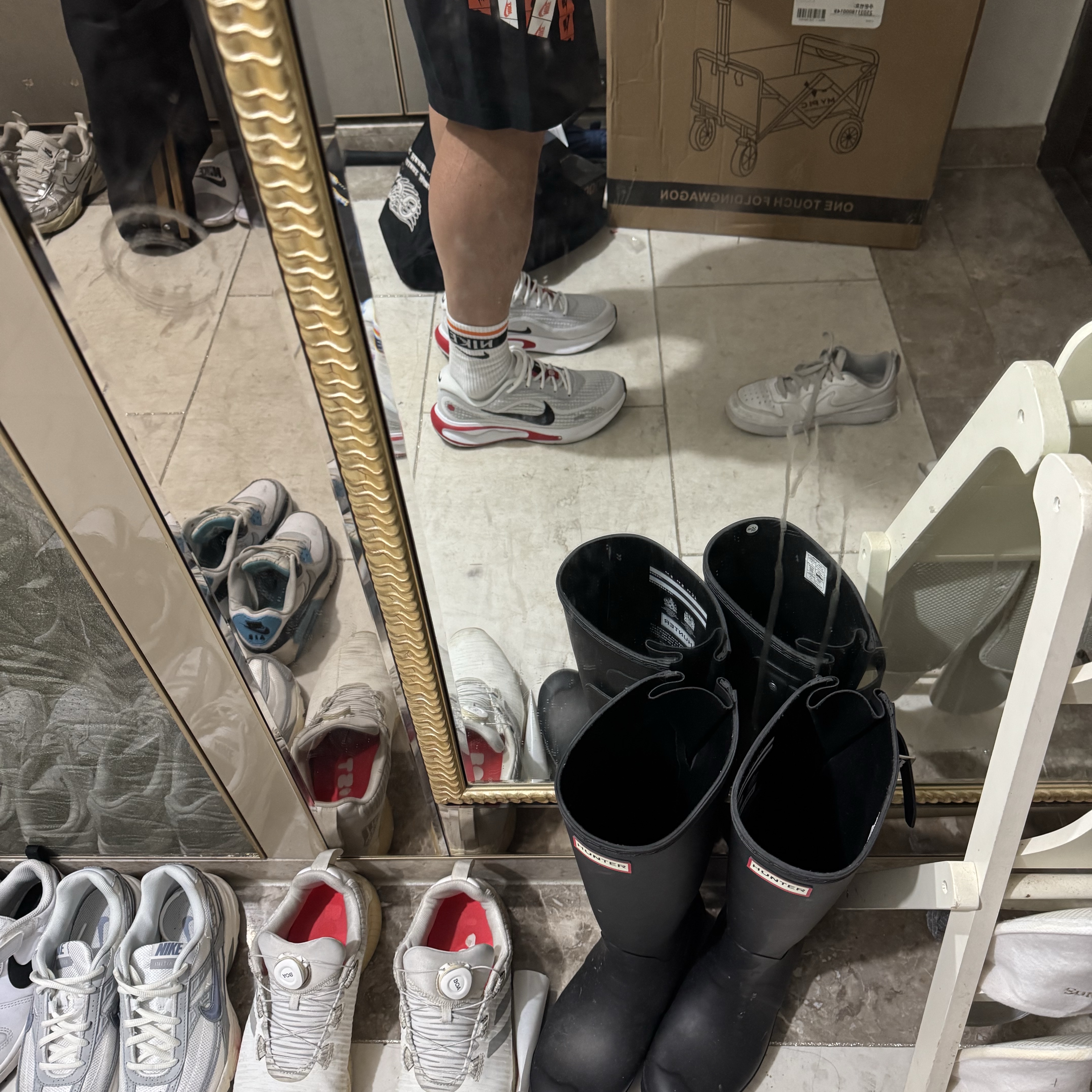 Nike Journey Run Road Running White Fire Red 착용 스타일