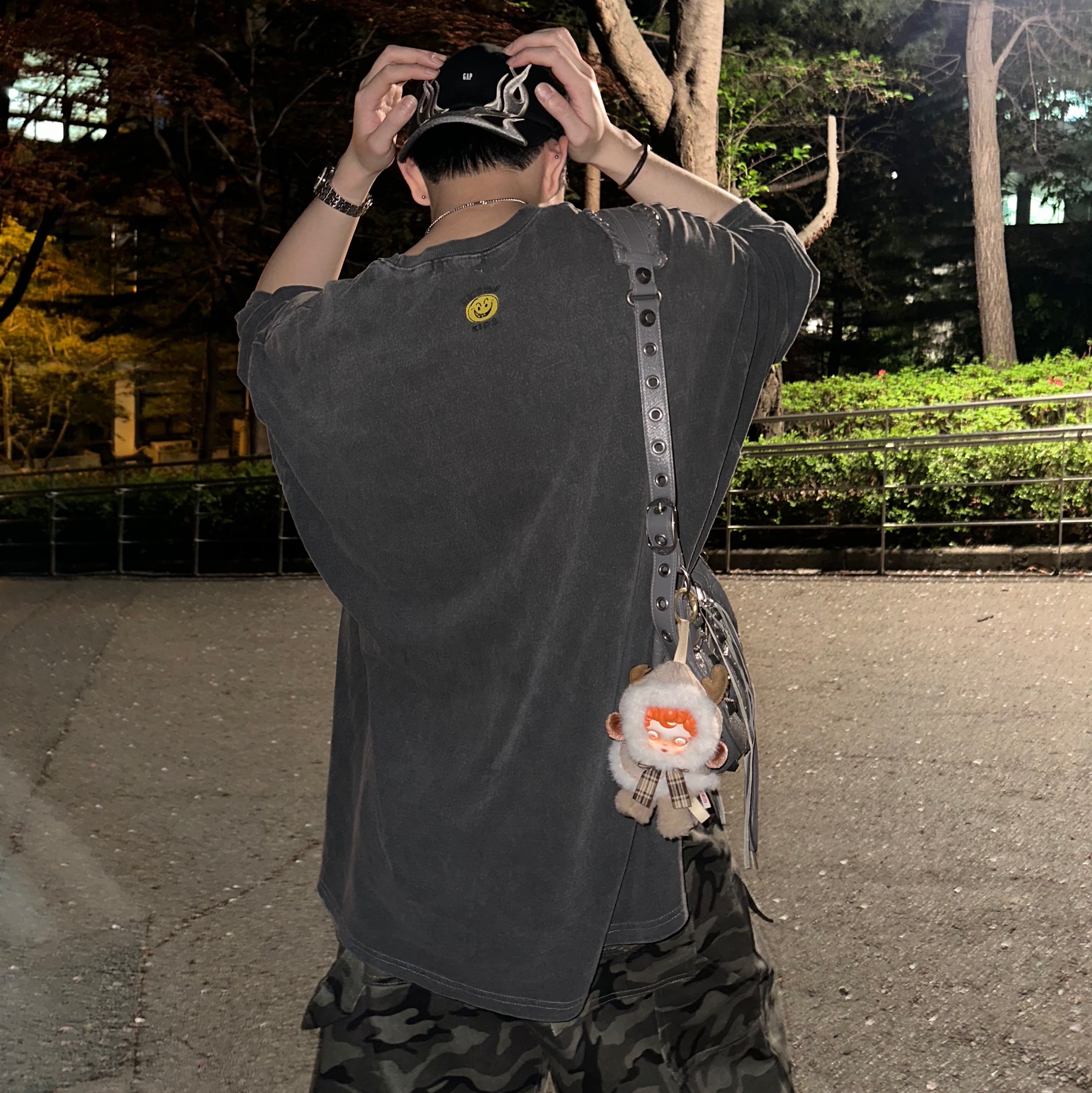 Yeezy Gap Engineered By Balenciaga Flame Cap Black, Gentle Monster Ghost 01 Black 착용 스타일 - 2