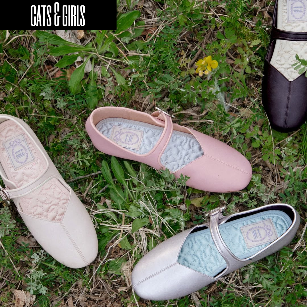 (W) Rockfishweatherwear x Minjukim Floral Shadow Clog Cream 착용 스타일 - 2