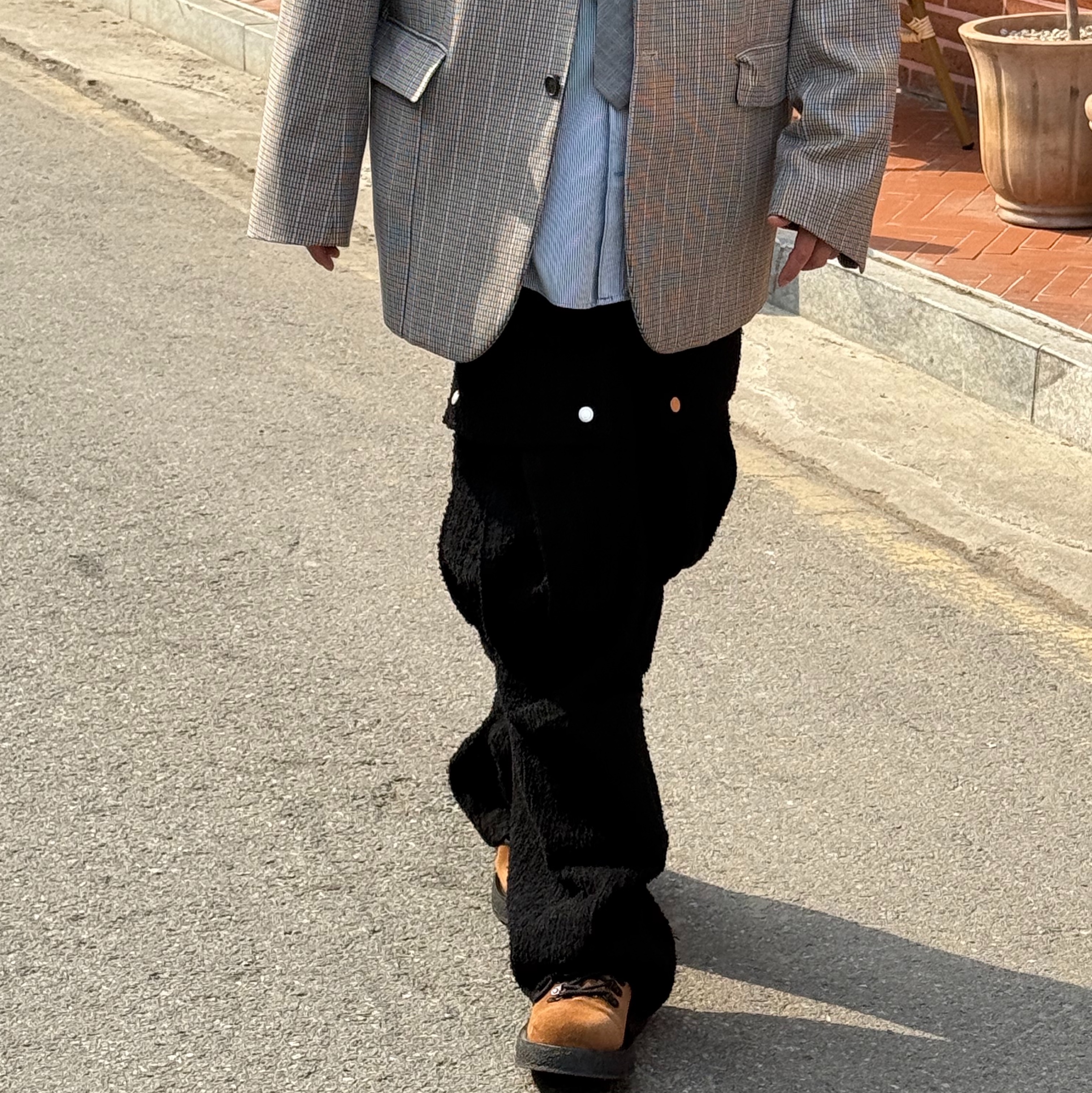 Hono Report Jacquard Cargo Pants Damaged Black 착용 스타일