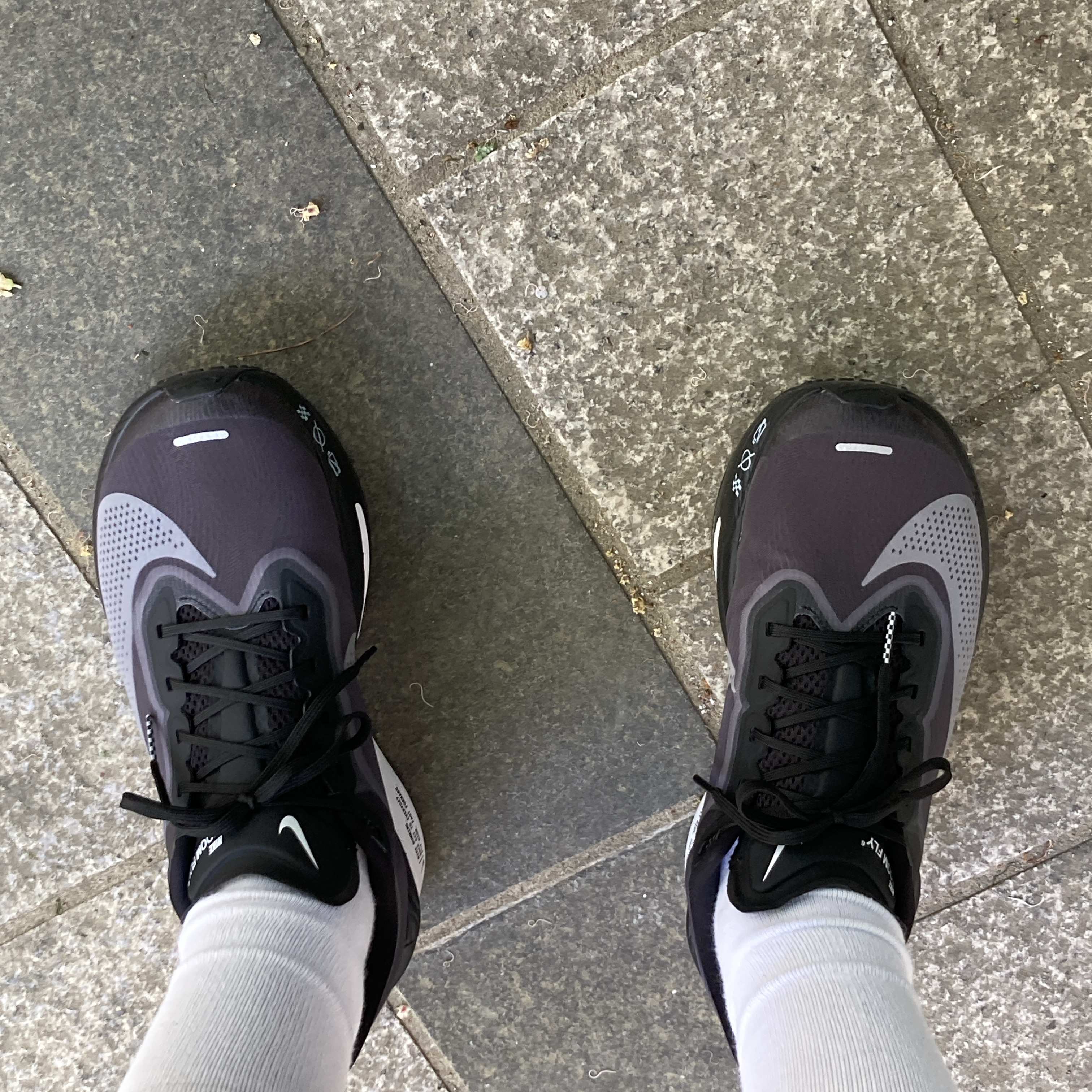 Nike Zoom Fly 6 Black Light Smoke Grey 착용 스타일