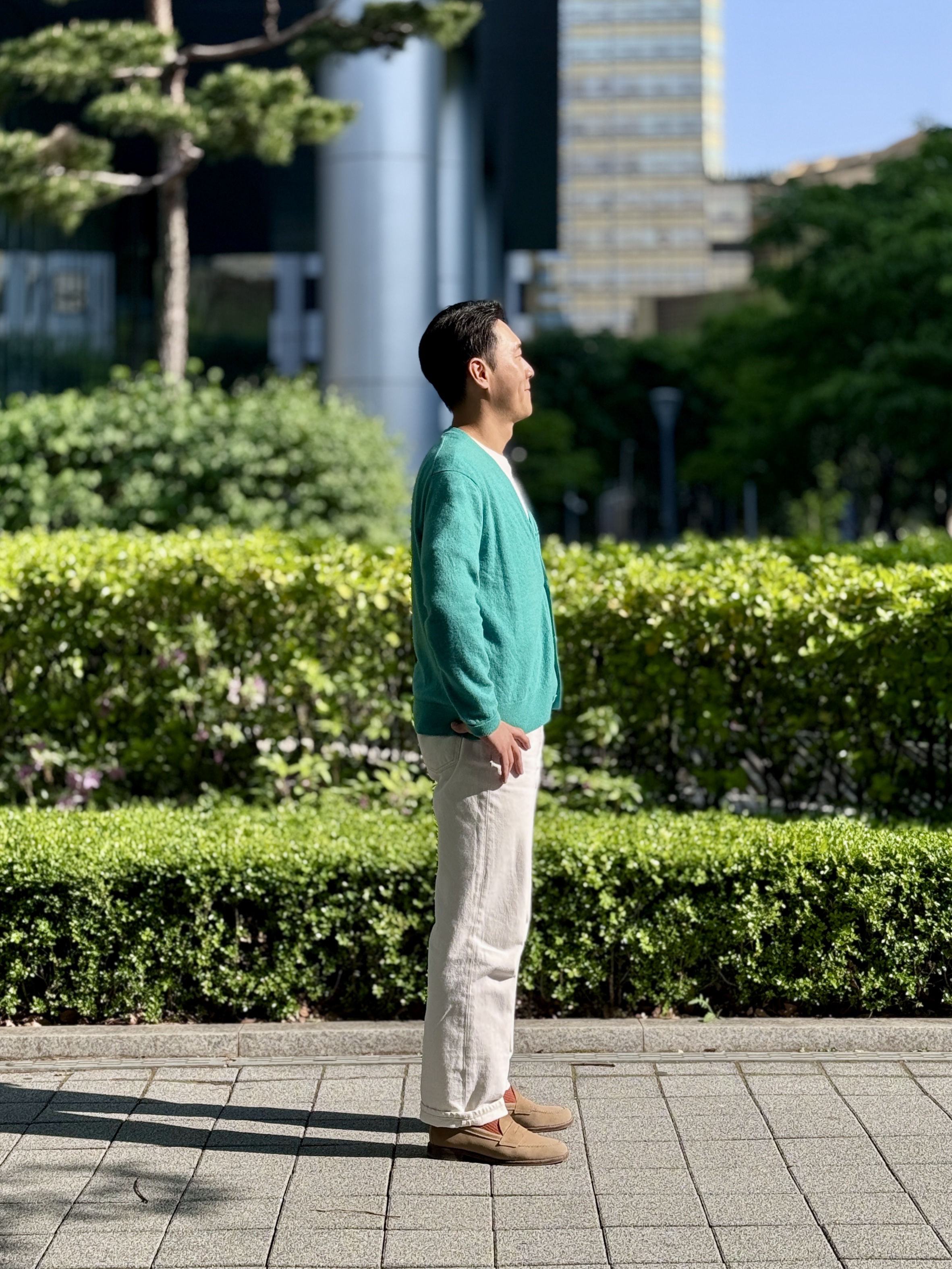 Acne Studios Kev Face Garment Dyed V-Neck Cardigan Jade Green, Alden 6244 Suede Unlined Penny Loafer Tan - D 착용 스타일 - 3