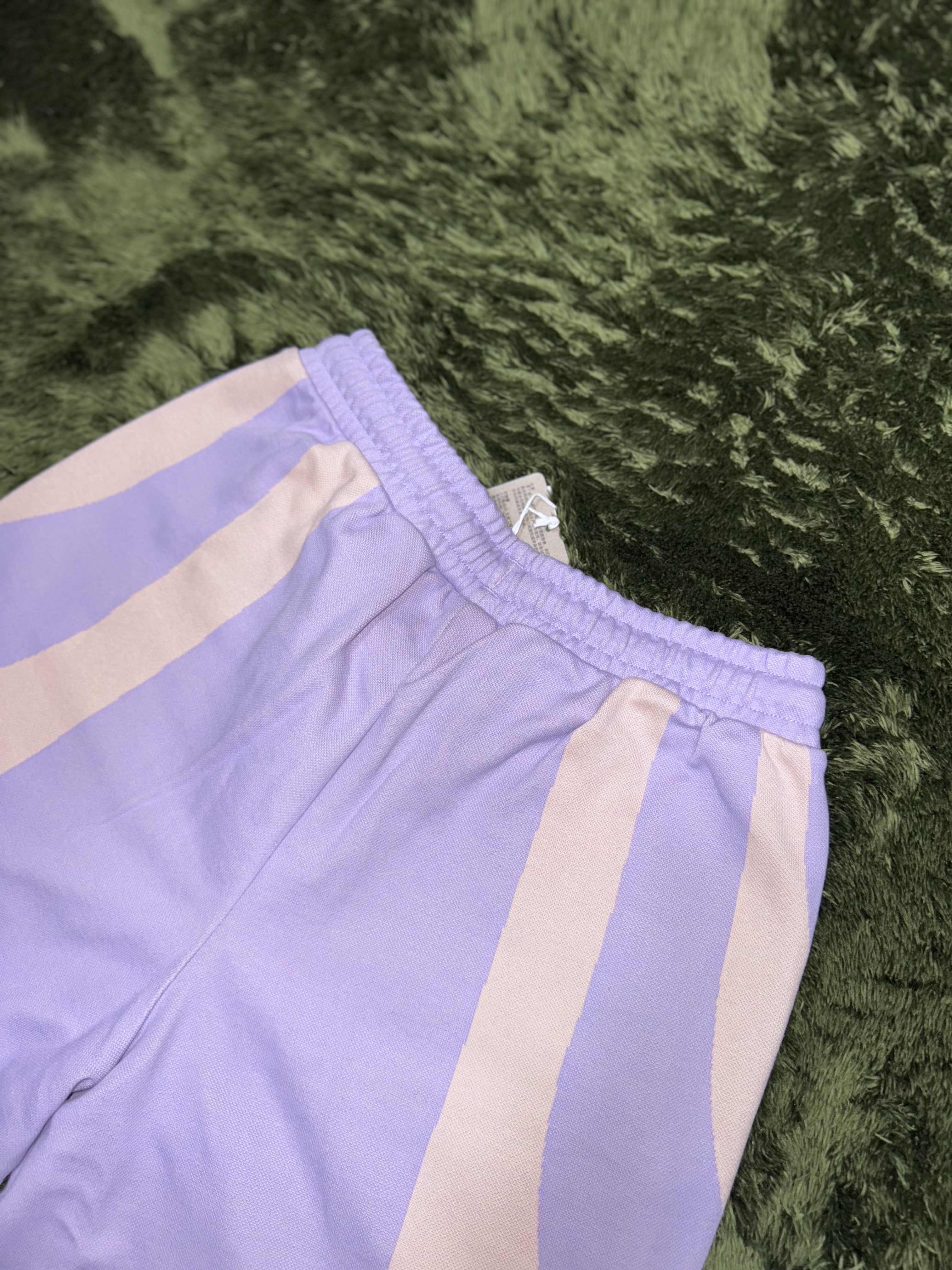 Puma x KidSuper Shorts Vivid Violet 착용 스타일 - 7