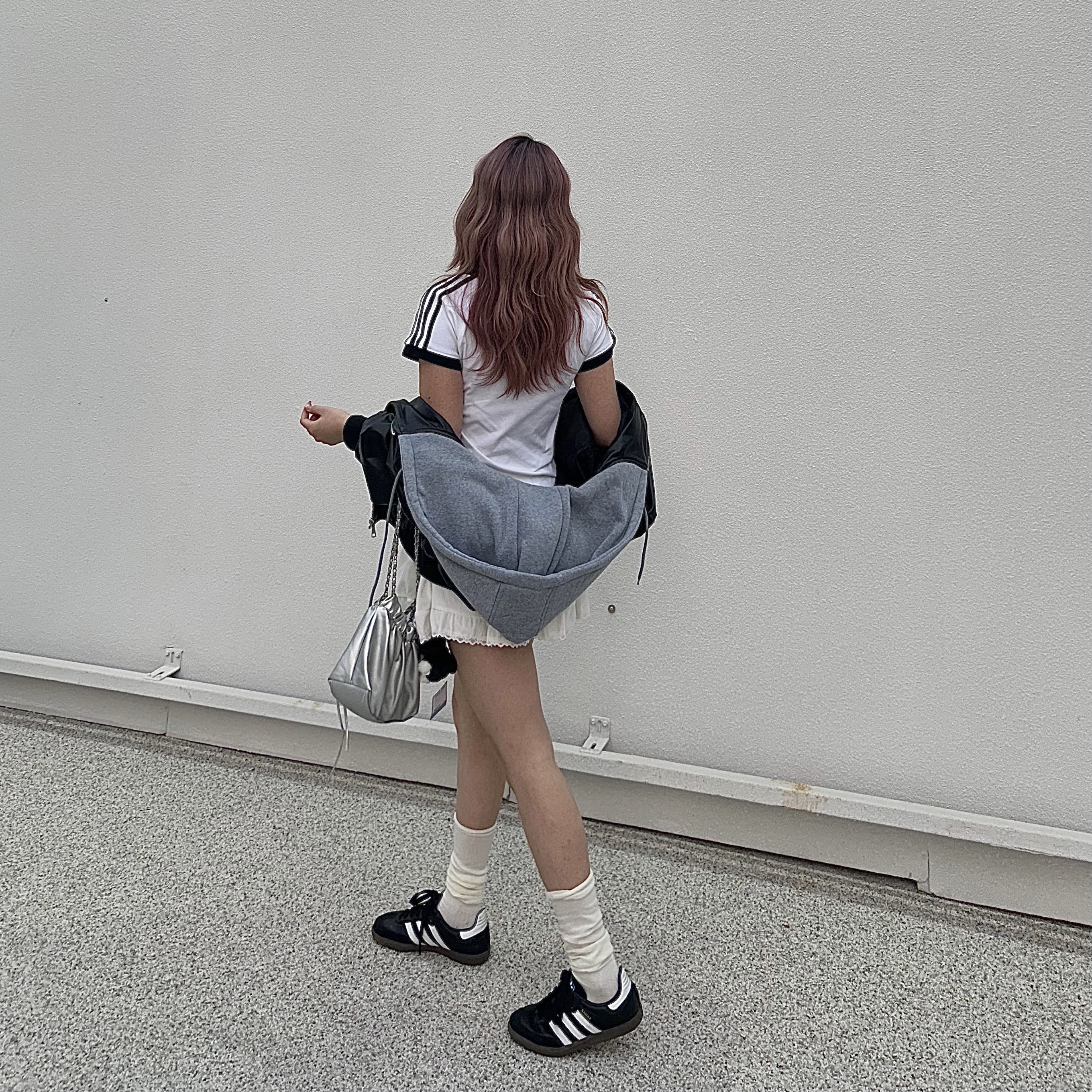 Adidas Samba OG Black White Gum 착용 스타일 - 1