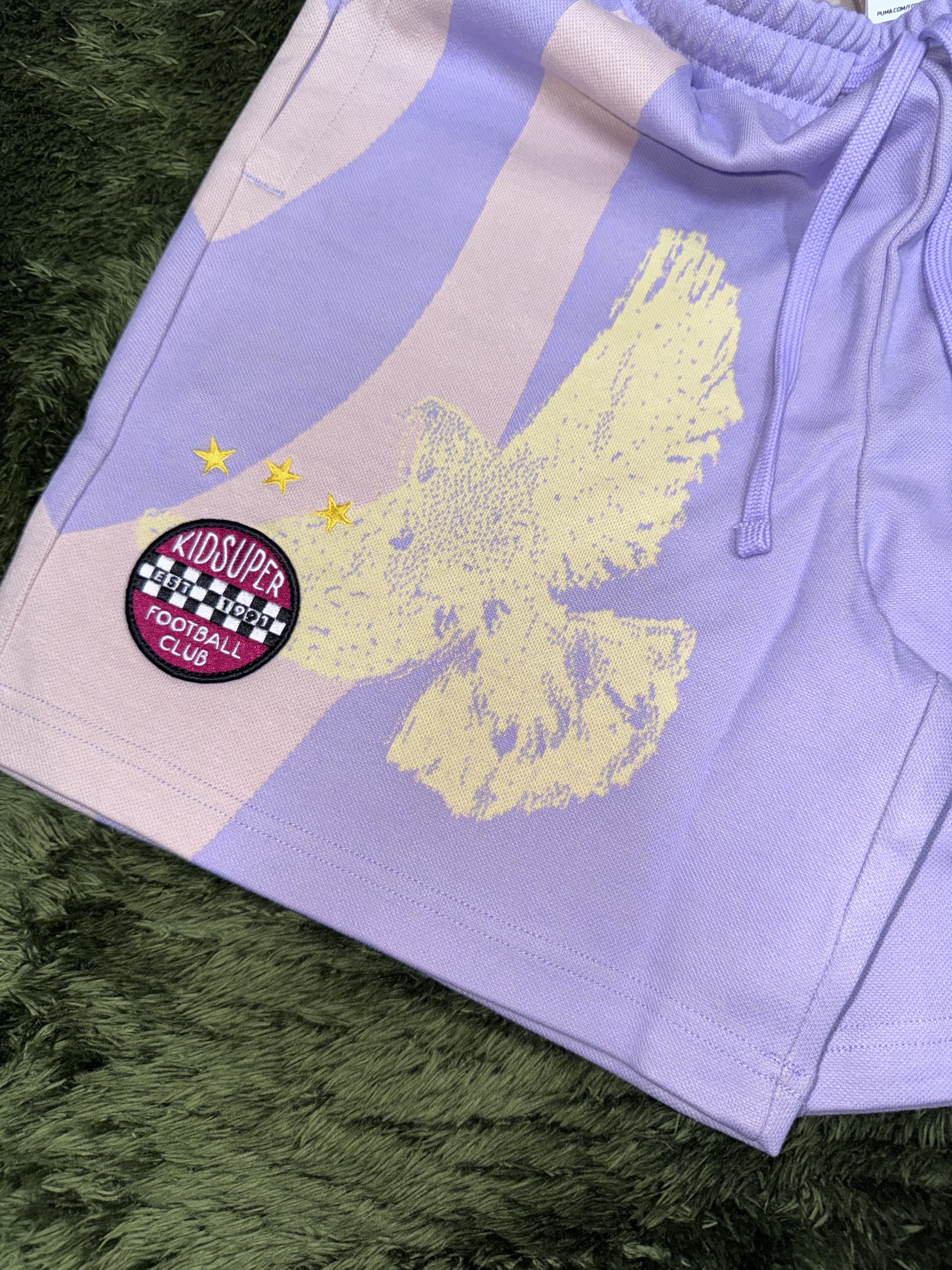 Puma x KidSuper Shorts Vivid Violet 착용 스타일 - 3
