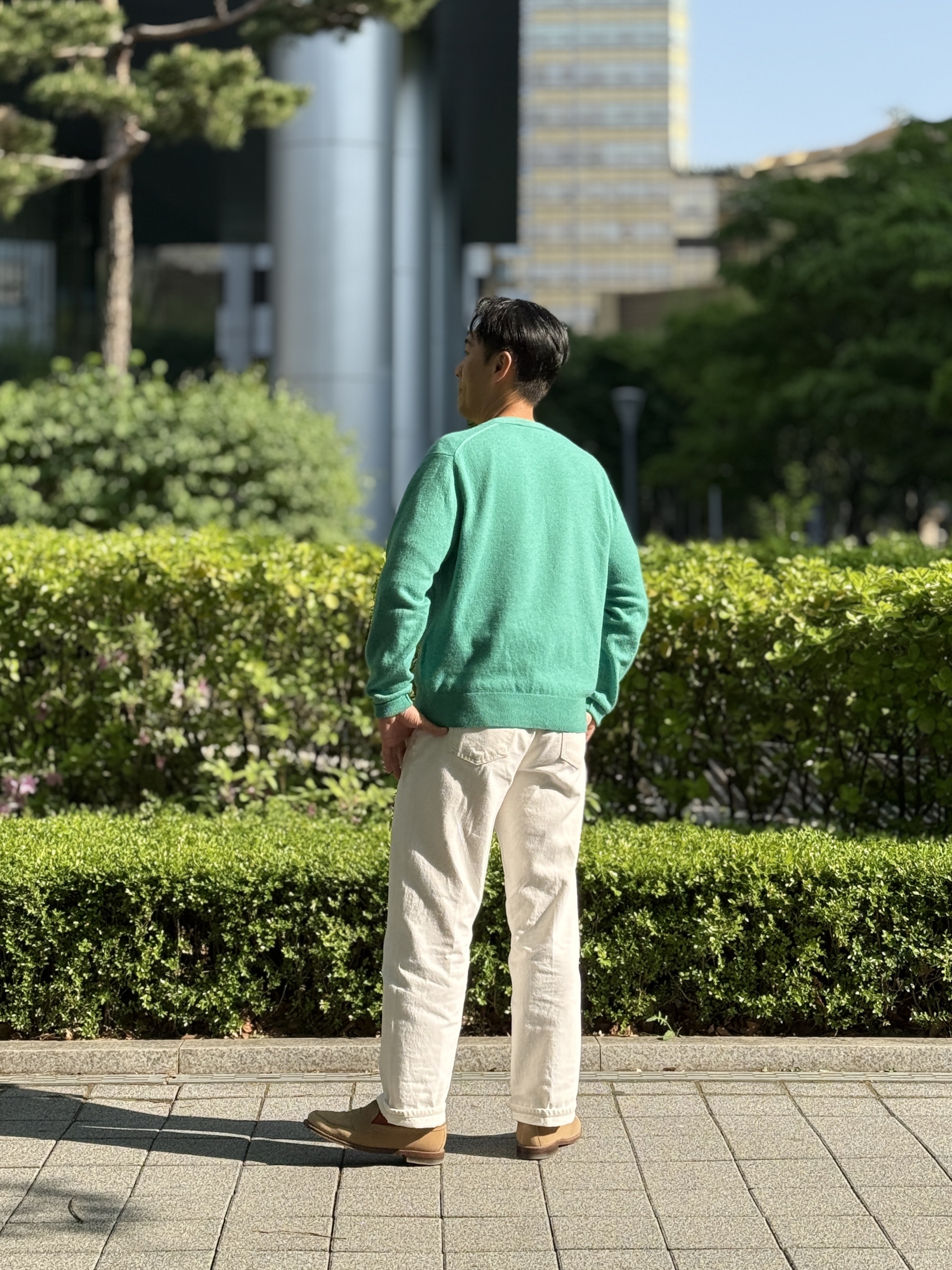Acne Studios Kev Face Garment Dyed V-Neck Cardigan Jade Green, Alden 6244 Suede Unlined Penny Loafer Tan - D 착용 스타일 - 2
