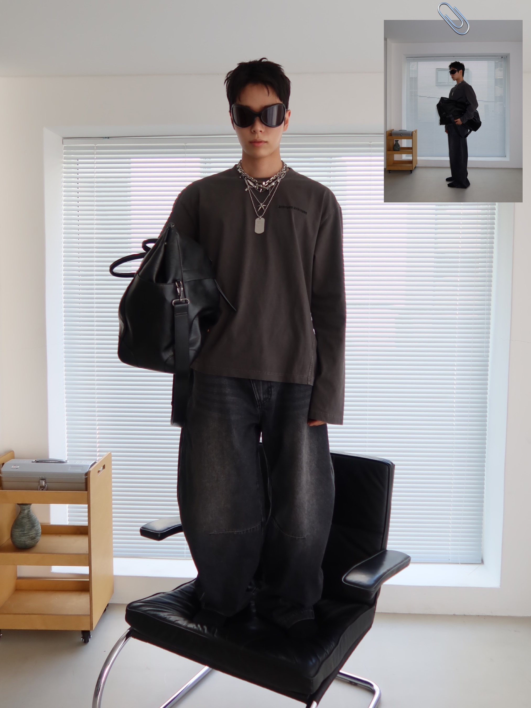AA Curved Line Washing Wide Denim Pants Black, AA Curved Garment Dyeing Long Sleeve Grey 착용 스타일 - 1