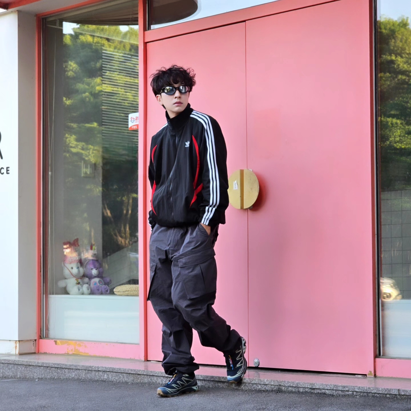 Adidas Archive Track Top Black - KR Sizing, Salomon XT-6 GTX Carbon Bering Sea 착용 스타일 - 2