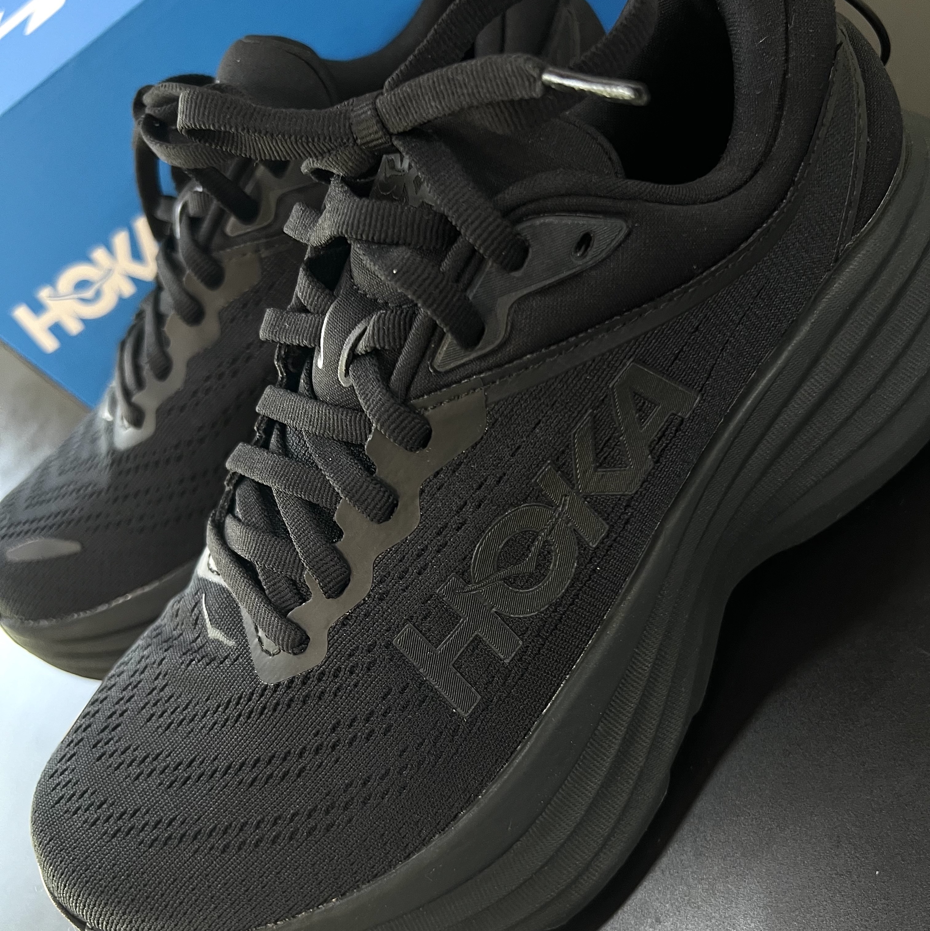 (W) Hoka Bondi 8 Black - Wide 착용 스타일