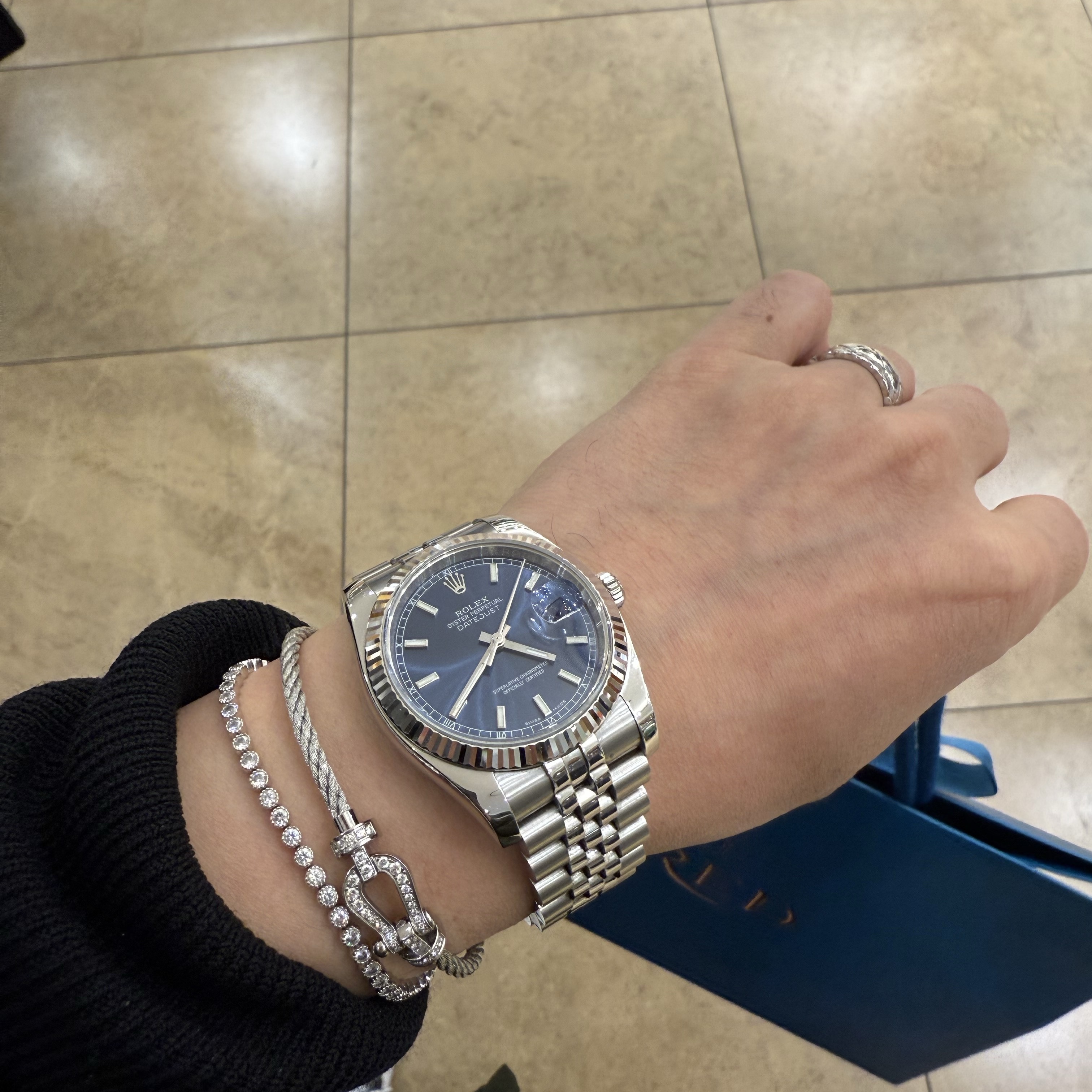 Fred Force 10 Steel Cable Bracelet Medium 18K White Gold 착용 스타일 - 2