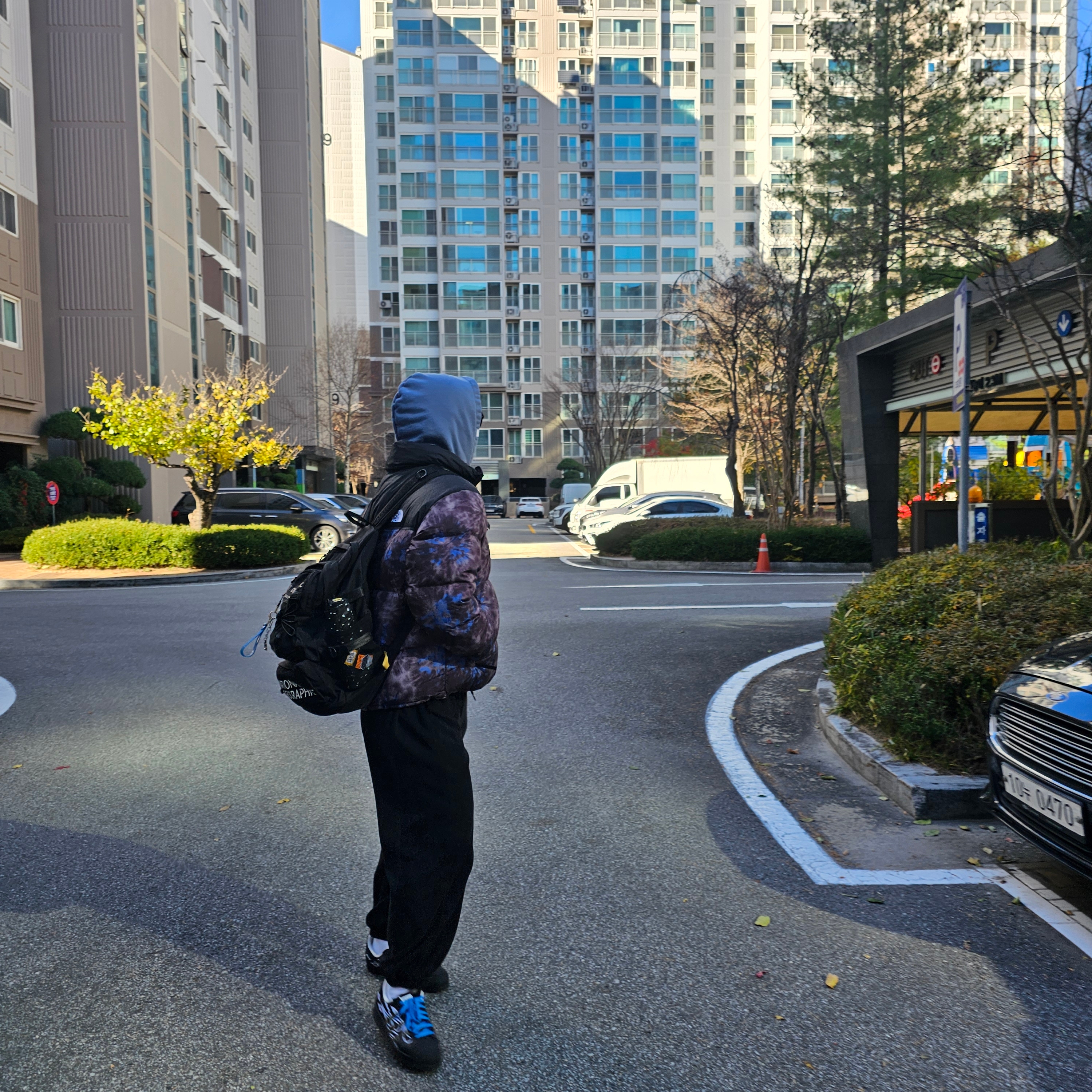 The North Face 1996 Novelty Nuptse Jacket Deep and Deep Navy 착용 스타일