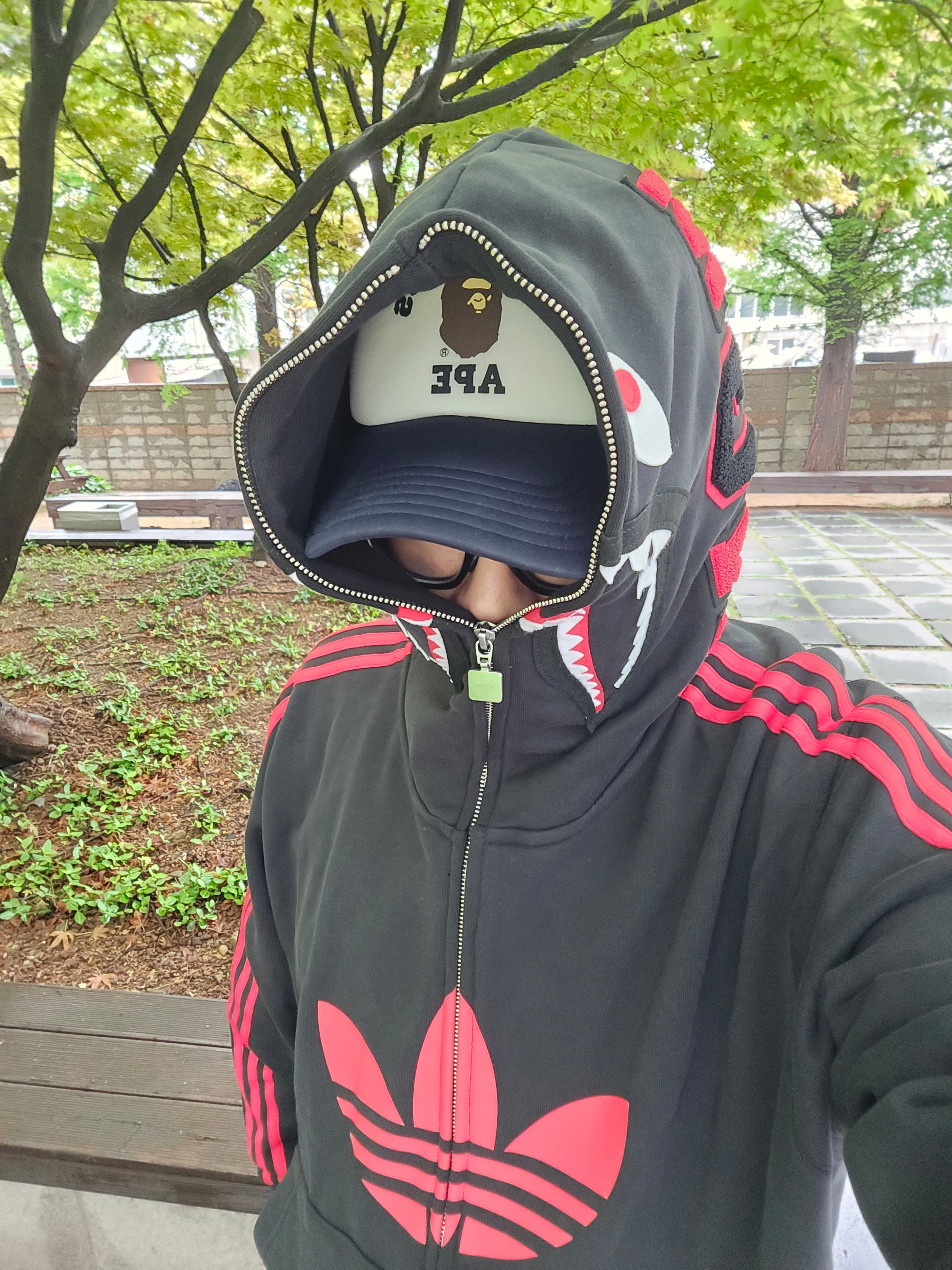 Adidas x BAPE Ultimate Shark Hoodie Black - KR Sizing, BAPE x JJJJound College Mesh Cap White Navy 착용 스타일