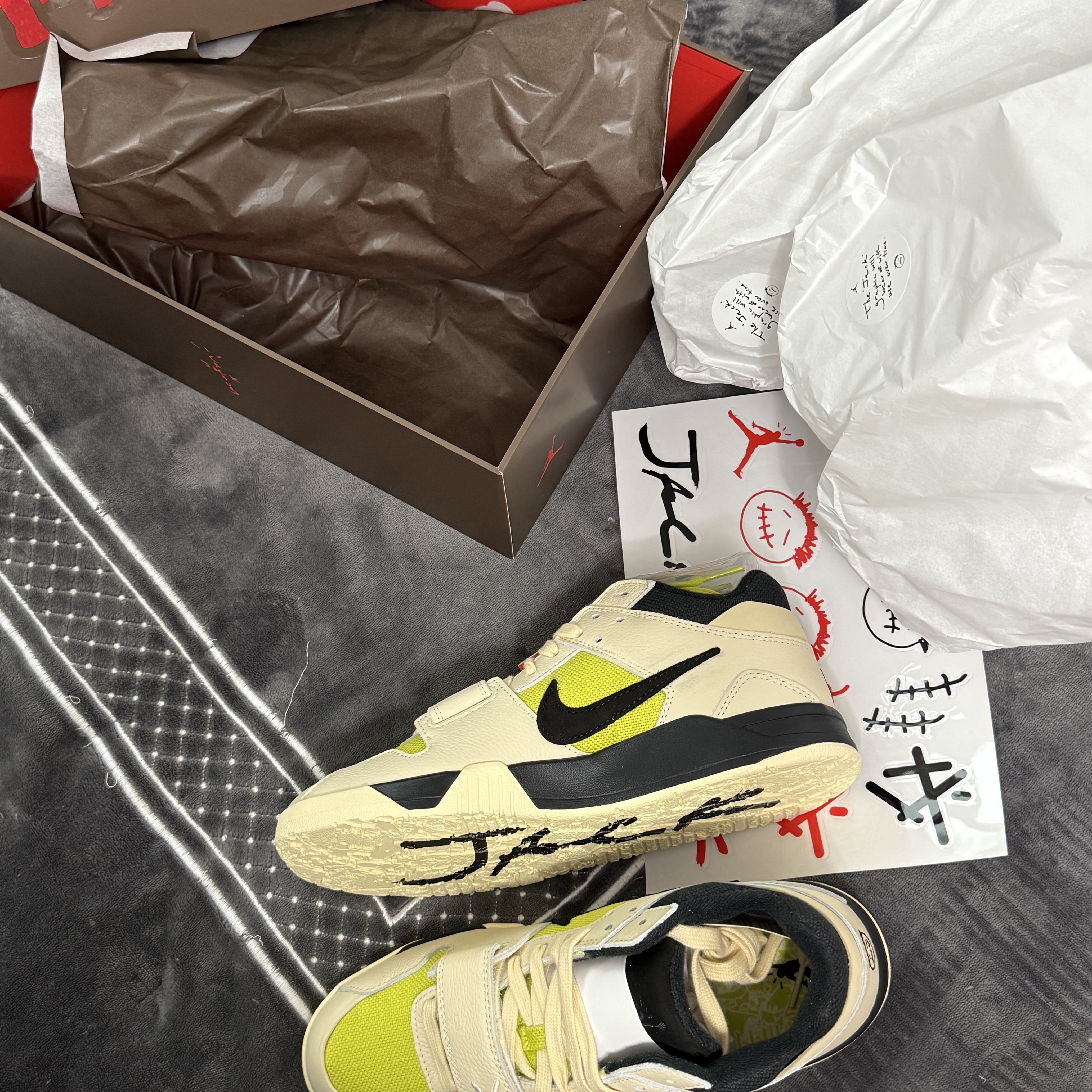 Jordan x Travis Scott Jumpman Jack TR Bright Cactus 착용 스타일 - 2