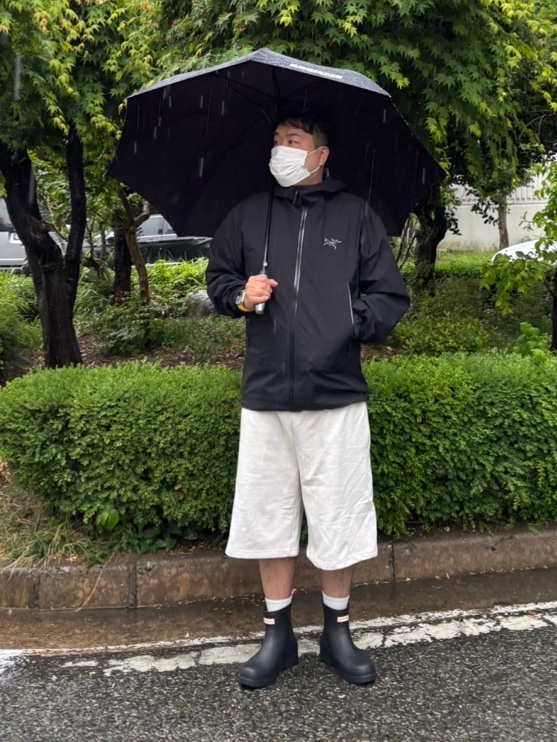 Arc'teryx Beta Jacket Black, Hunter Play Short Wellington Boots Black 착용 스타일