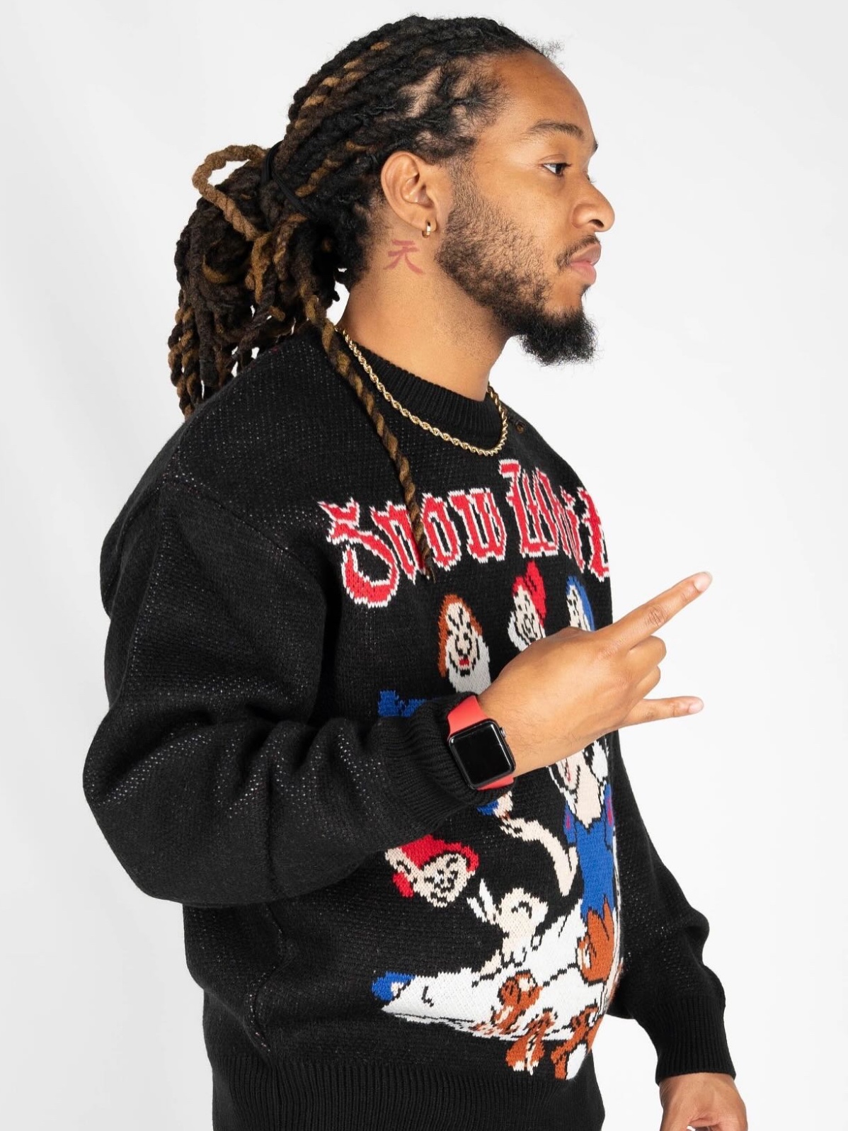 Supreme Snow White Sweater White - 24FW, Supreme Snow White Sweater Black - 24FW 착용 스타일 - 3