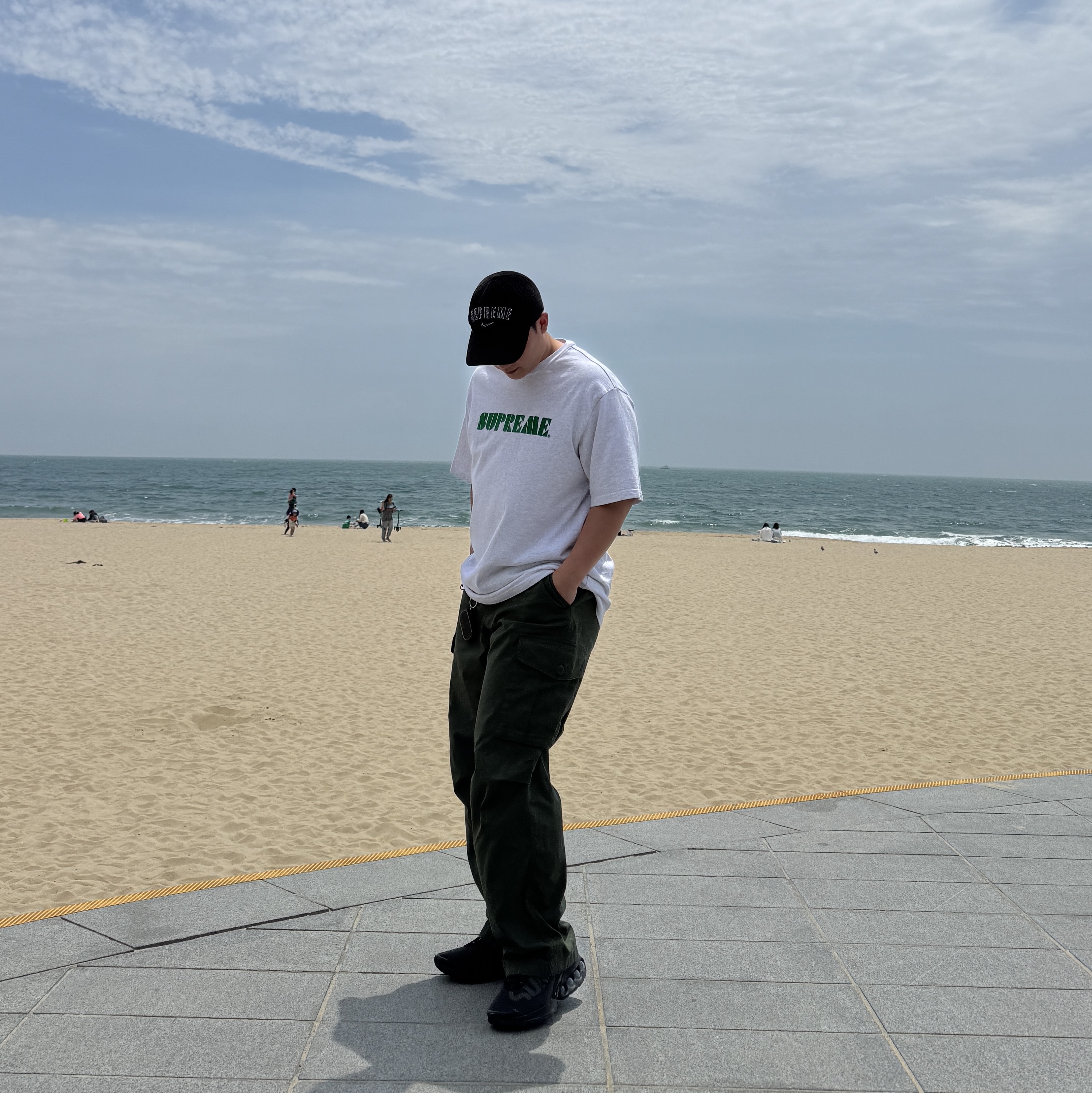 Supreme x Nike Arc Corduroy 6-Panel Black - 22SS, Nike x Supreme Air Max DN SP Black Galactic Jade 착용 스타일 - 2