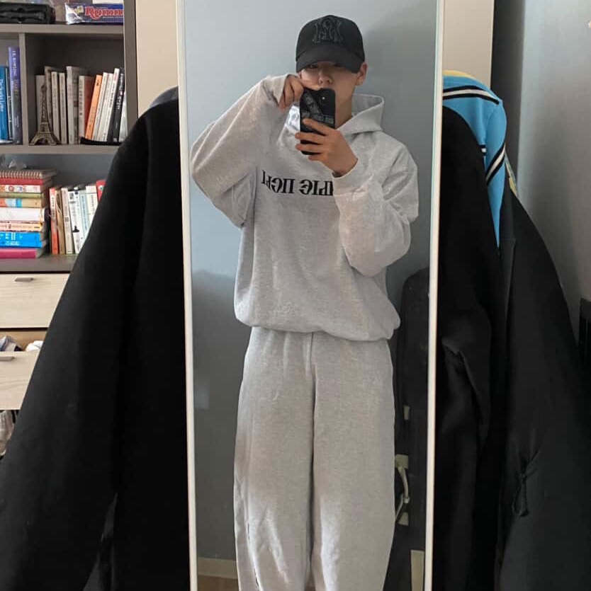 Yeezy x Gosha Rubchinskiy YZY Black Dogs Jogger Heather Grey 착용 스타일