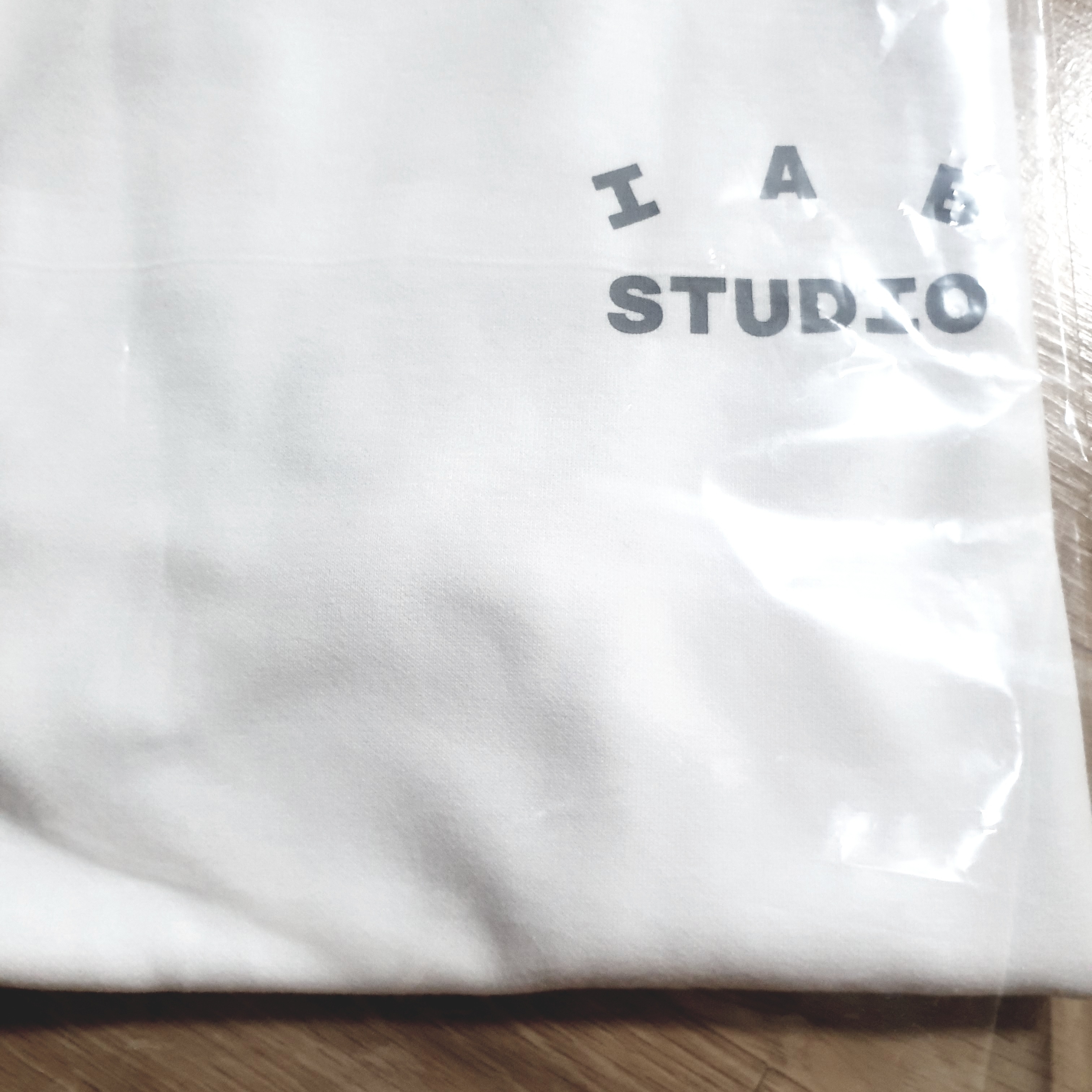 IAB Studio T-Shirt White Gray 착용 스타일