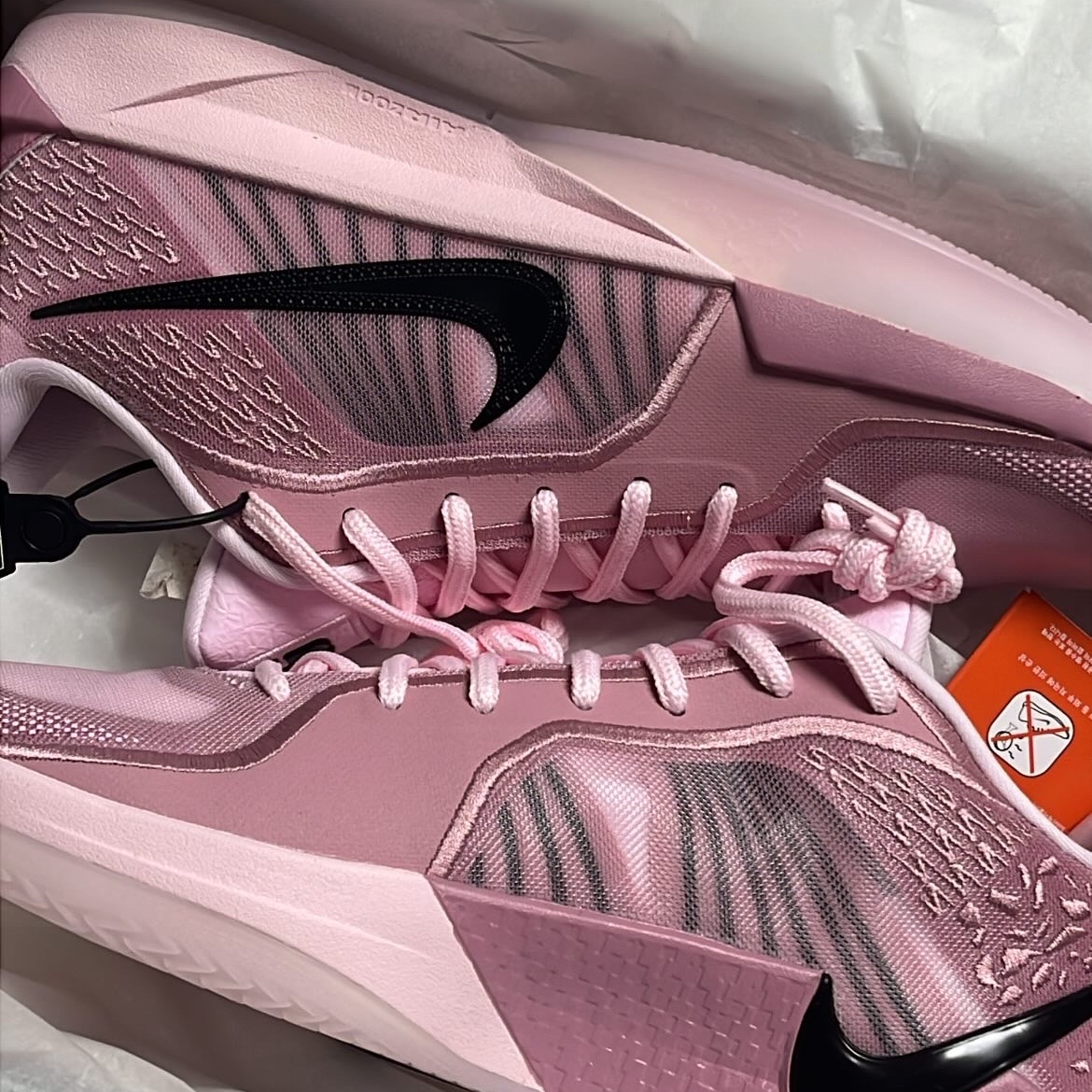 Nike Sabrina 2 EP Pink Foam Black 착용 스타일
