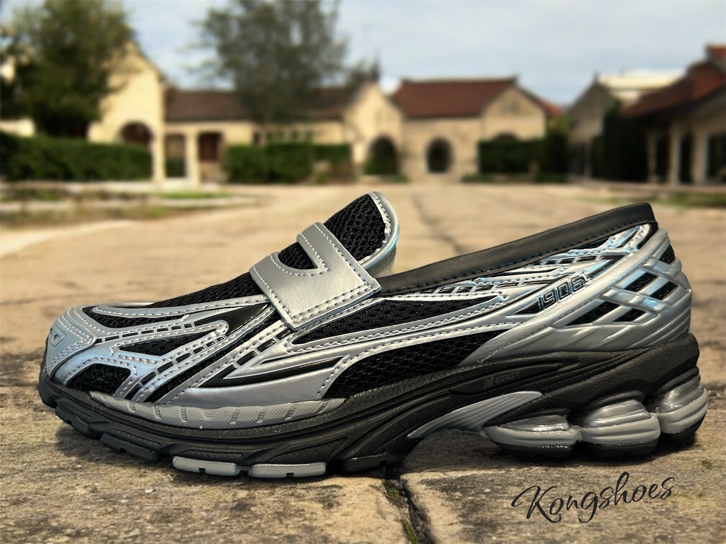 New Balance 1906L Silver Metallic Black 착용 스타일