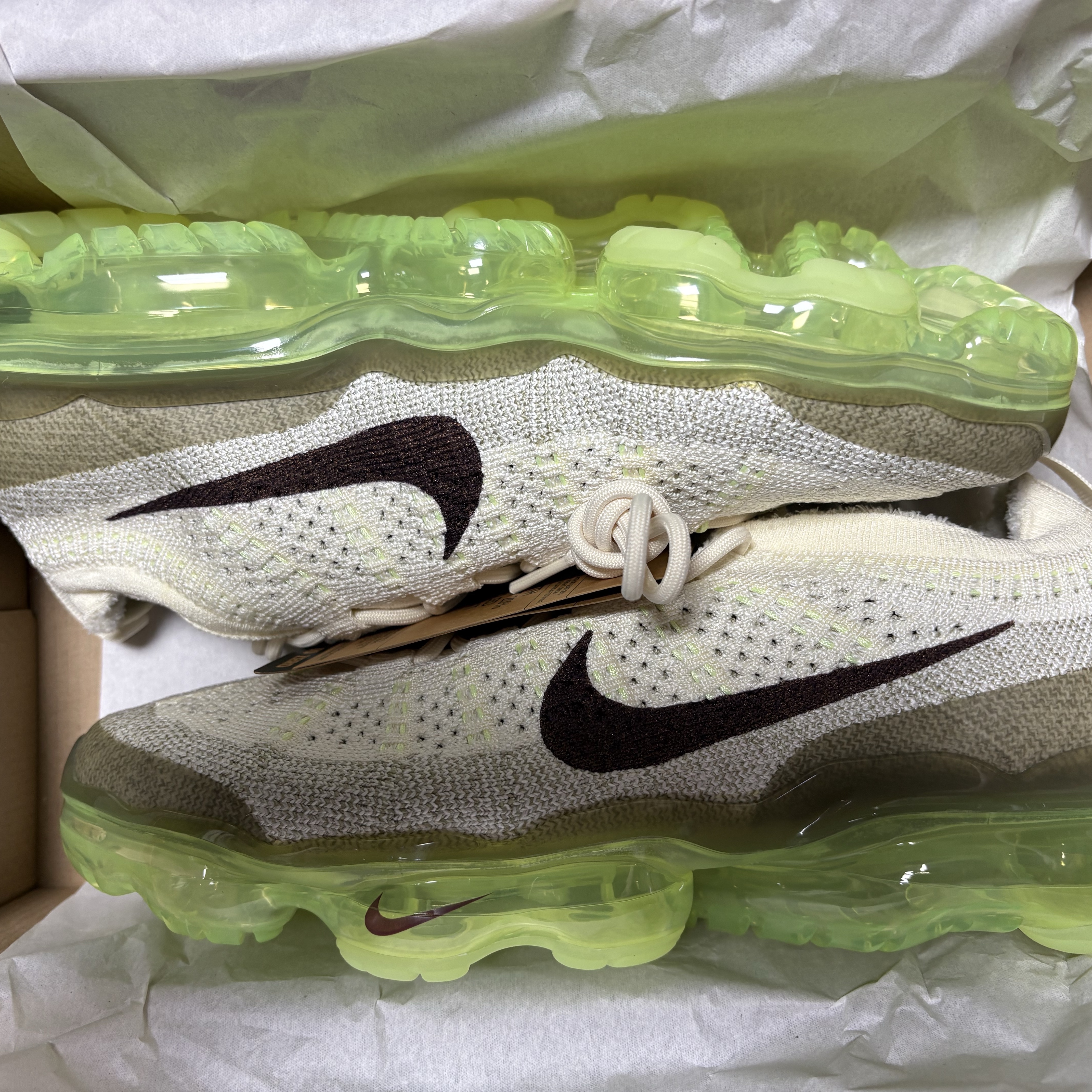 Nike Air Vapormax 2023 Flyknit Coconut Milk Neutral Olive 착용 스타일 - 2