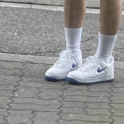 Nike Air Force 1 Low Color of The Month White Hyper Royal 착용 스타일