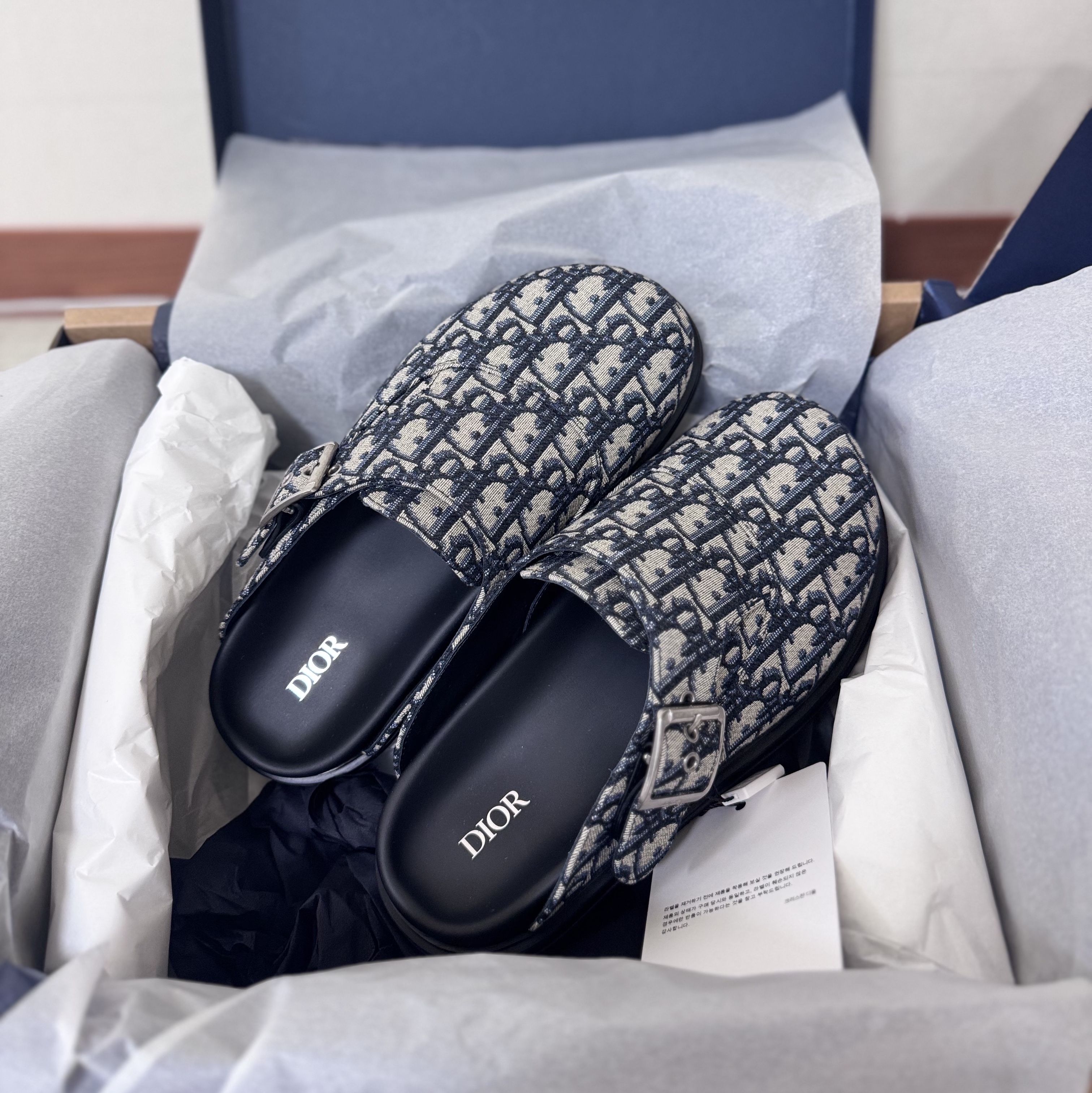Dior Aqua Mule Dior Oblique Jacquard Beige Black 착용 스타일