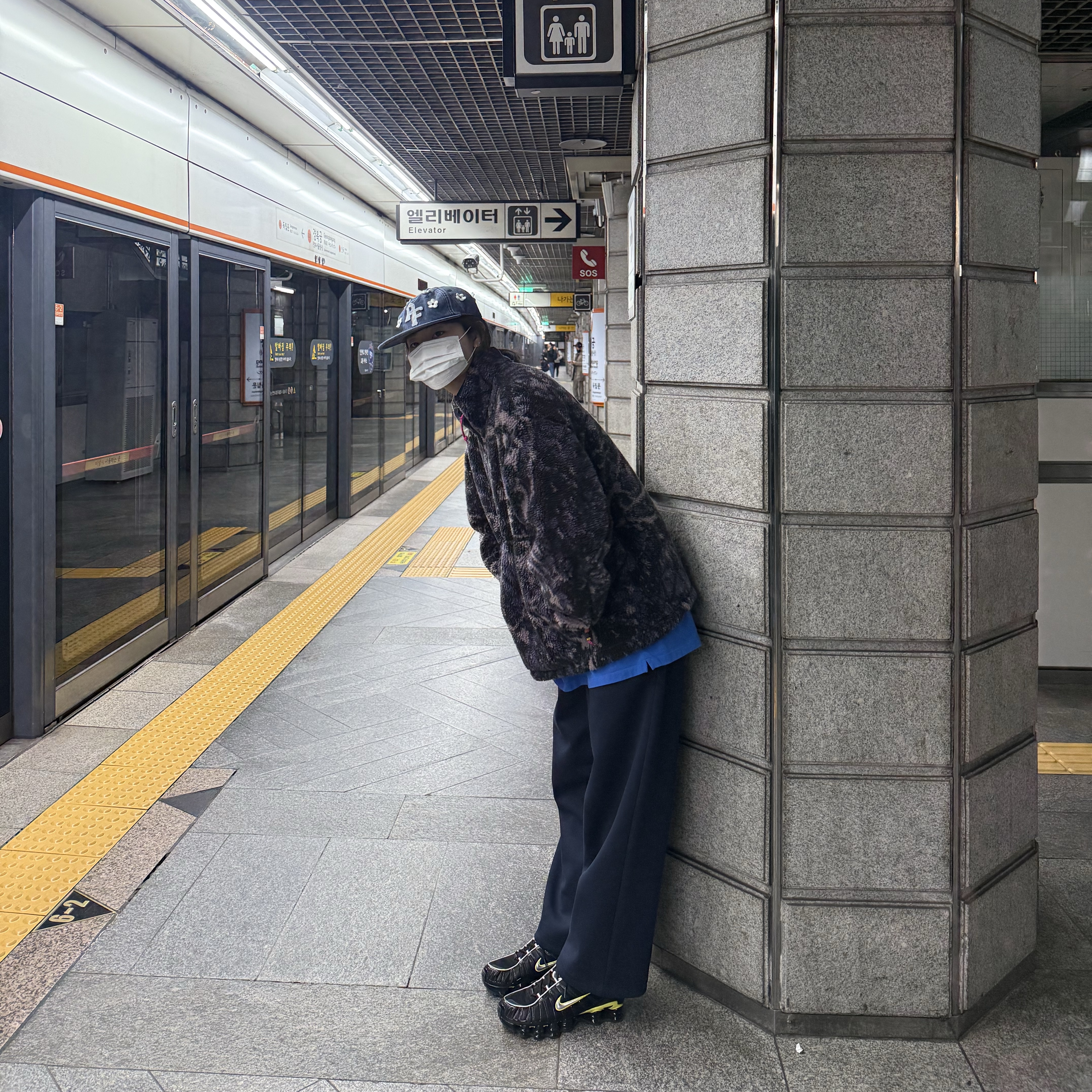 Nike ACG Canwell Glacier Anorak Dark Raisin Black - Asia, Nike Shox TL Black Dynamic Yellow 착용 스타일