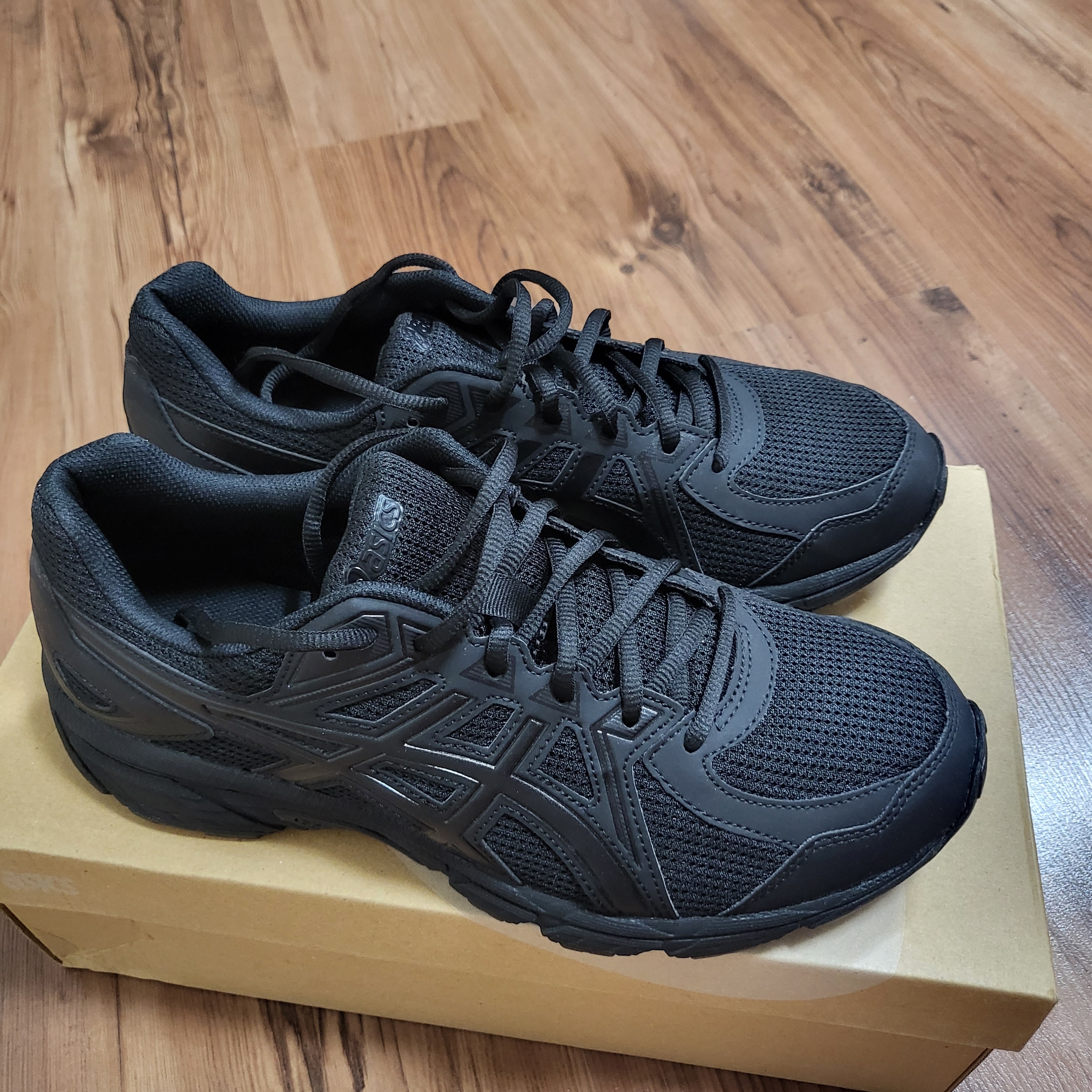 Asics Jog 100 T Black - 4E Extra Wide 착용 스타일 - 1