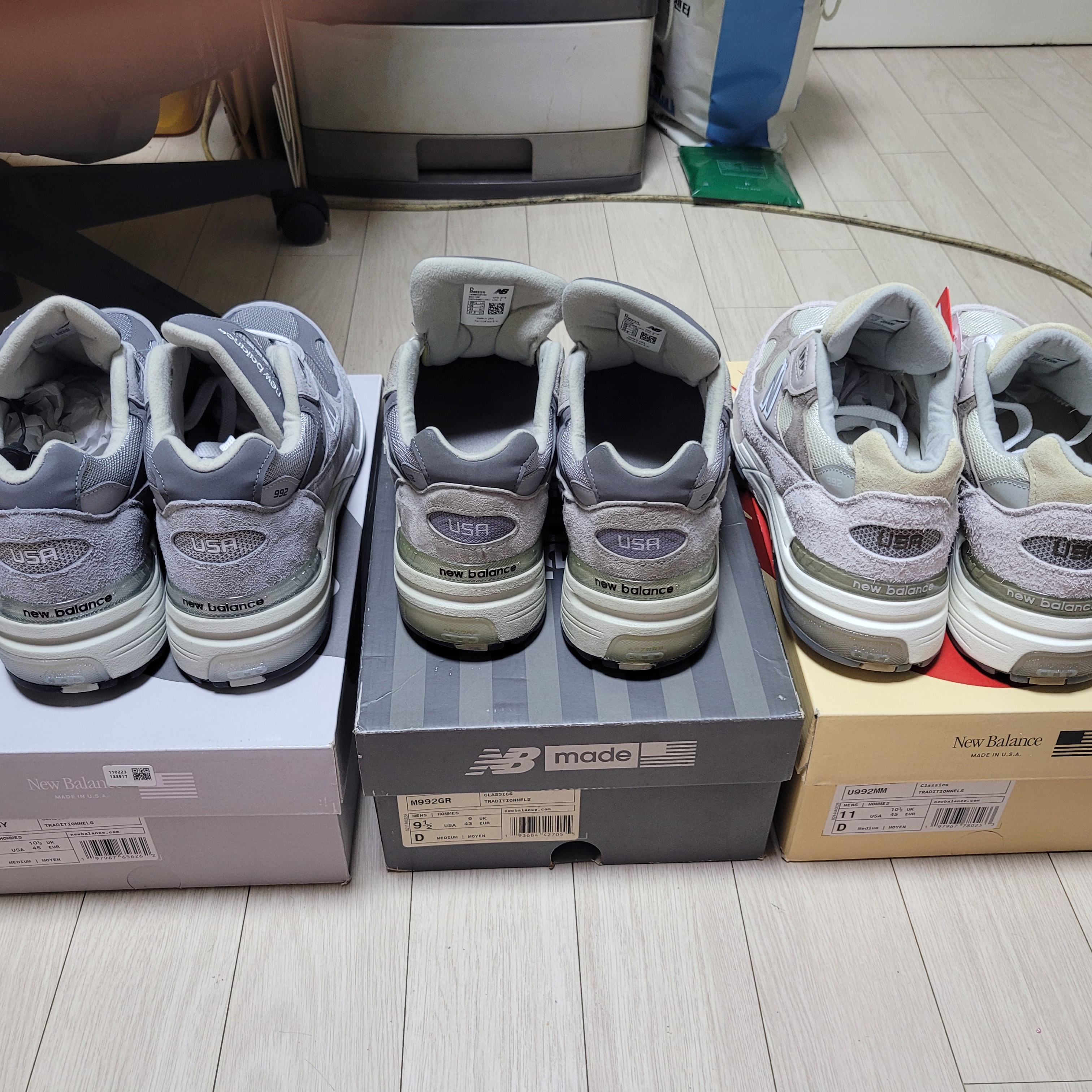 New Balance 992 Made in USA Grey - D Standard, New Balance 992 Made in USA Core Grey Silver Metallic 착용 스타일 - 4