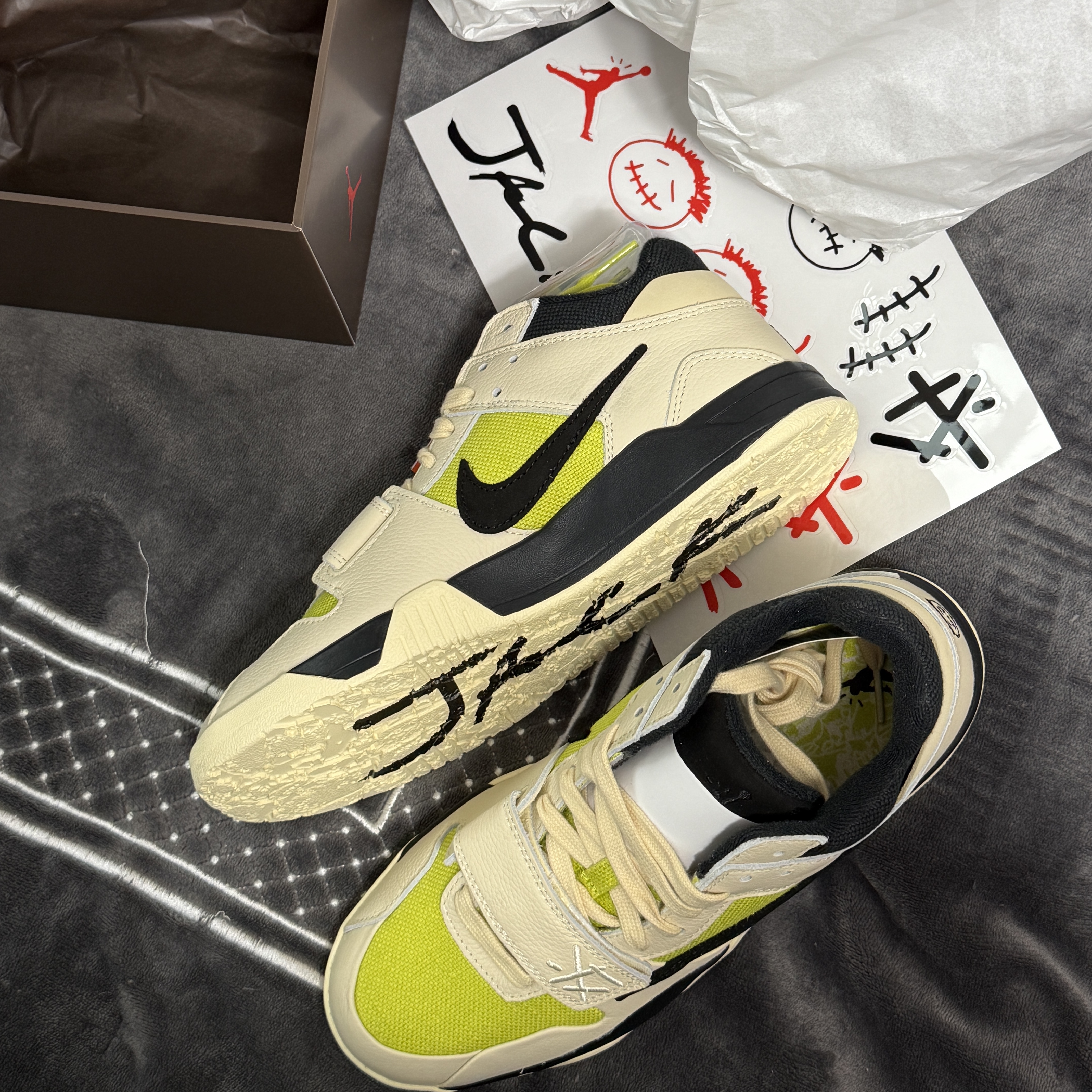 Jordan x Travis Scott Jumpman Jack TR Bright Cactus 착용 스타일 - 1