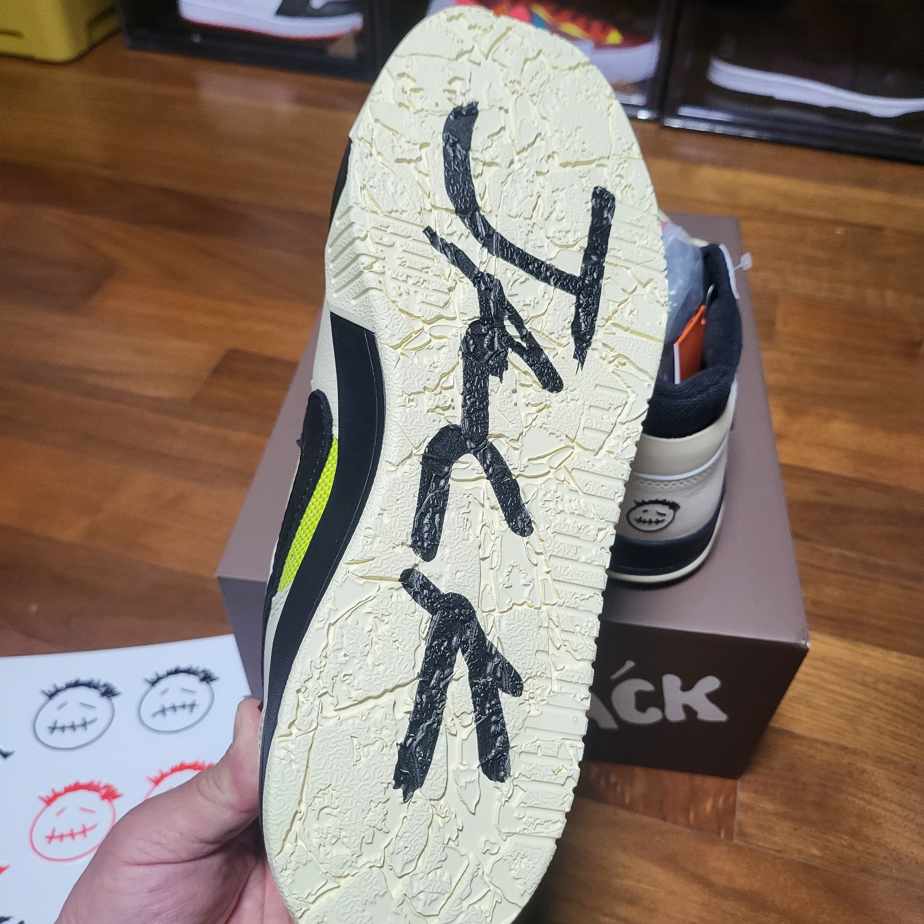 Jordan x Travis Scott Jumpman Jack TR Bright Cactus 착용 스타일 - 5