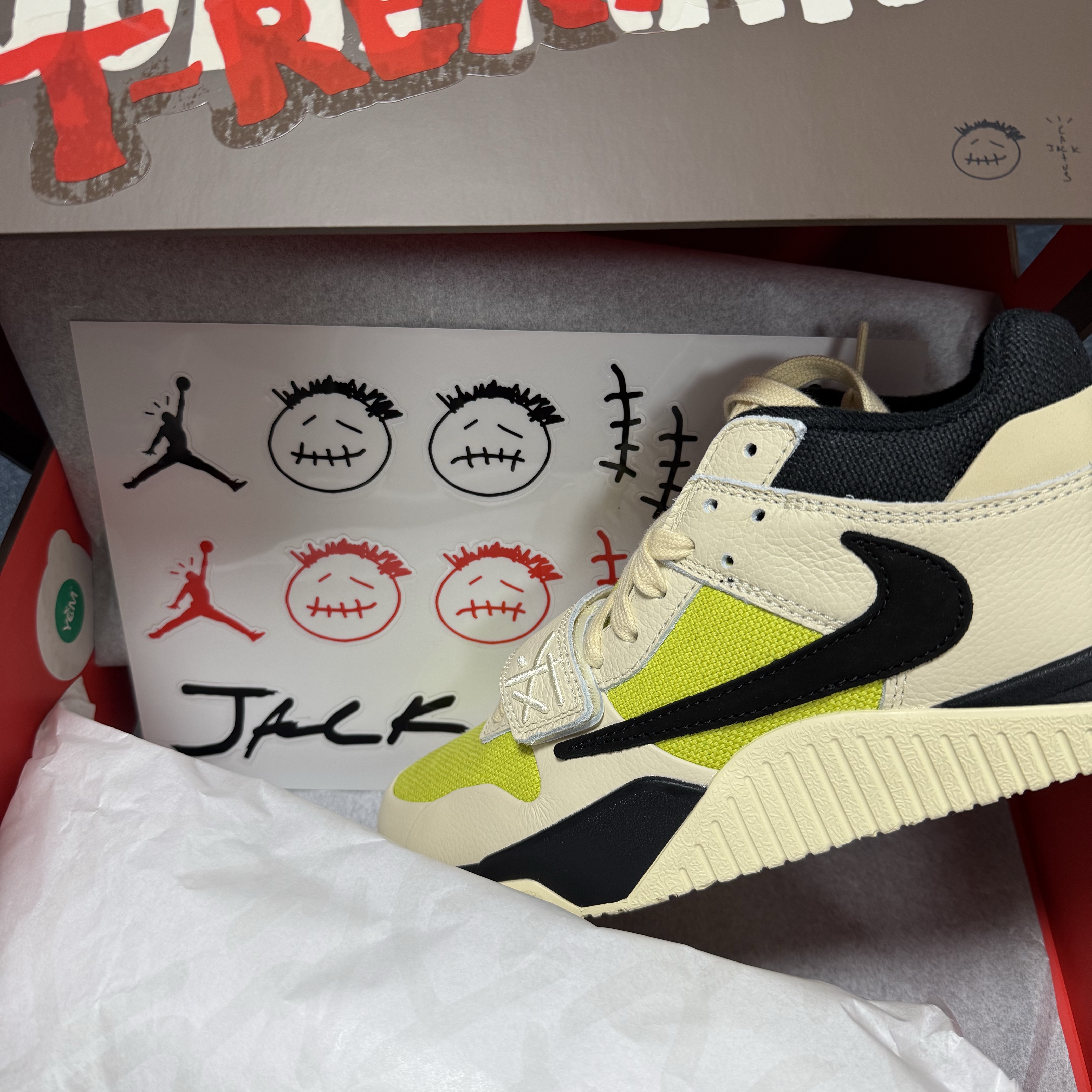 Jordan x Travis Scott Jumpman Jack TR Bright Cactus 착용 스타일