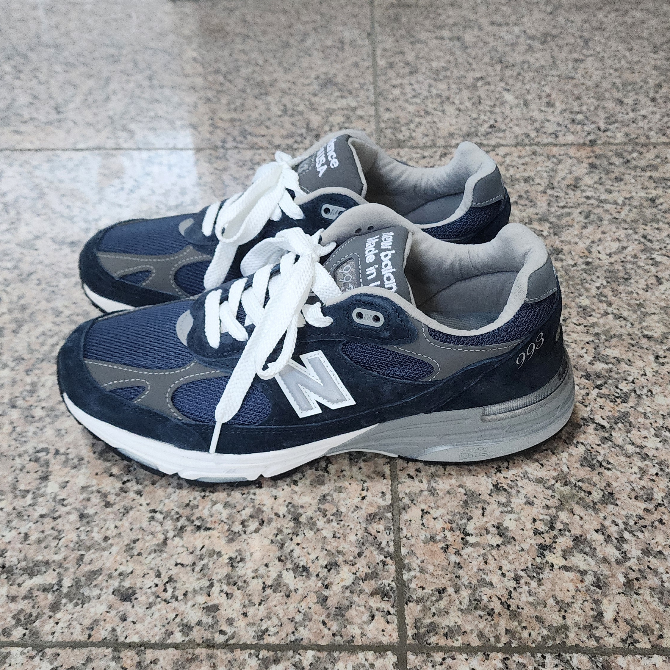 New Balance 993 Made in USA Navy - D Standard 착용 스타일 - 1